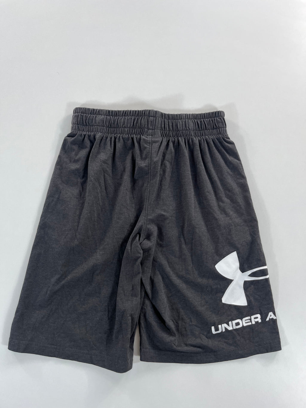 Under Armour short