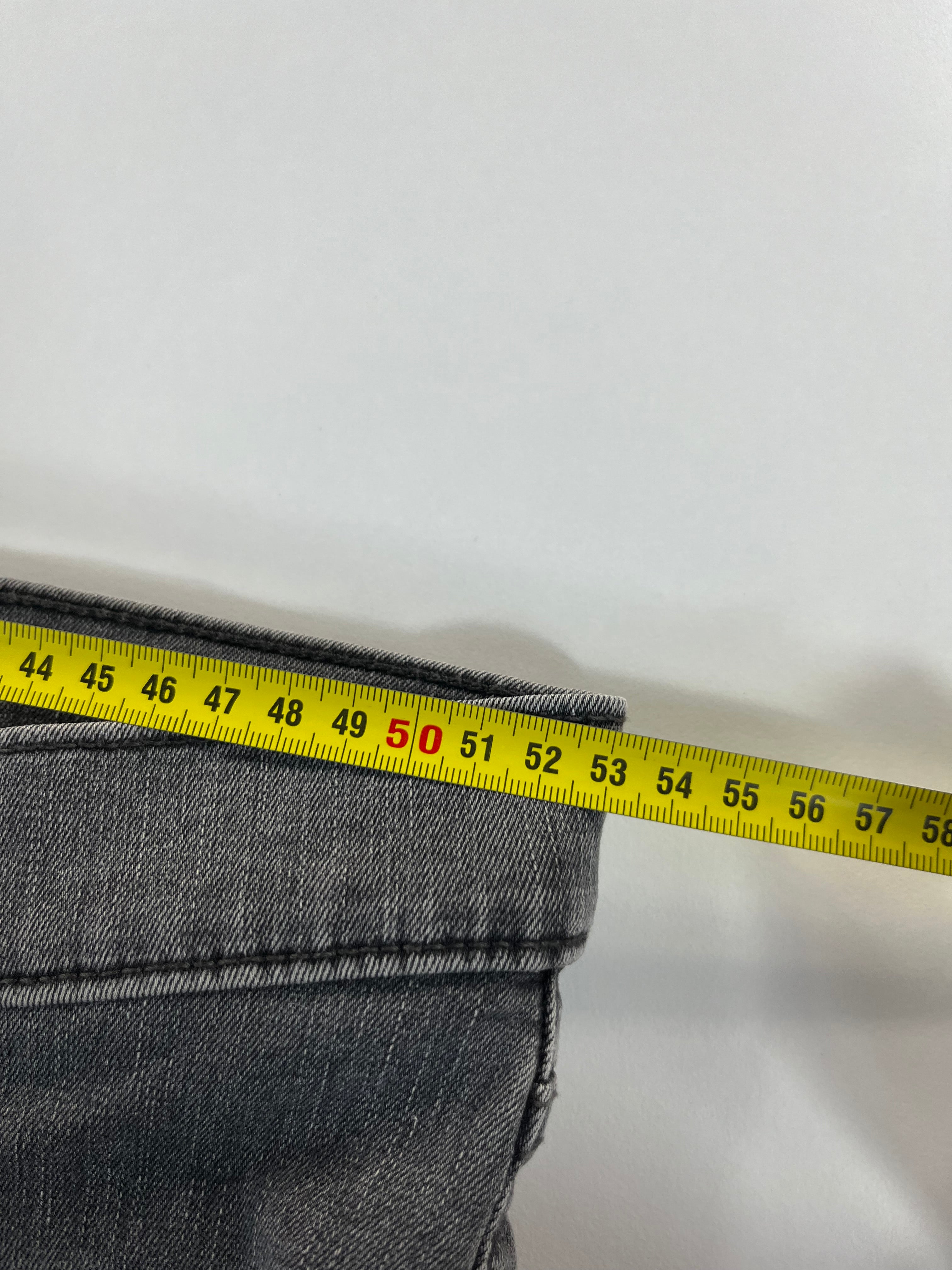 Levi's 310 Shaping Super Skinny 32 farmernadrág