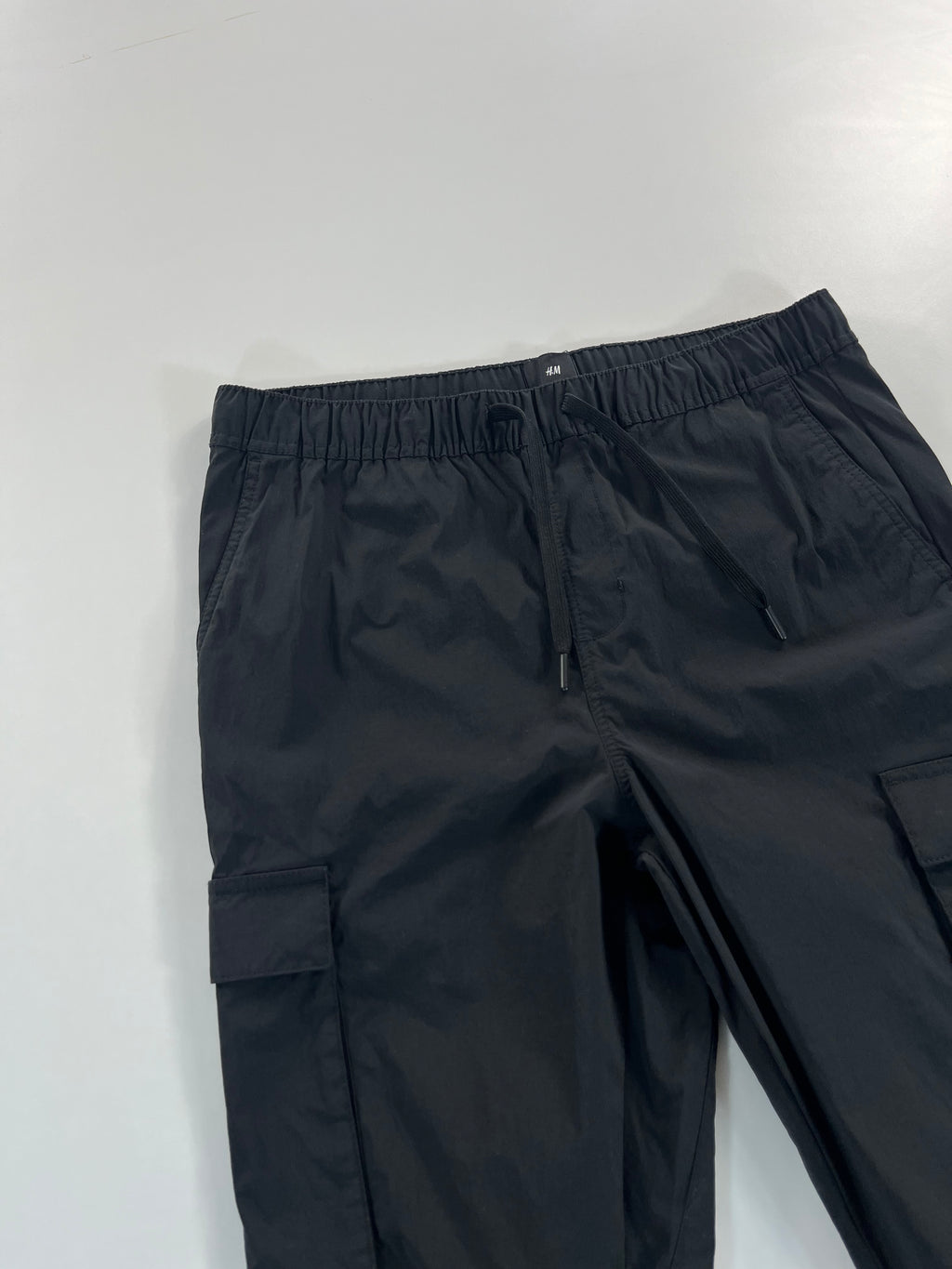 H&M Slim Fit cargo nadrág