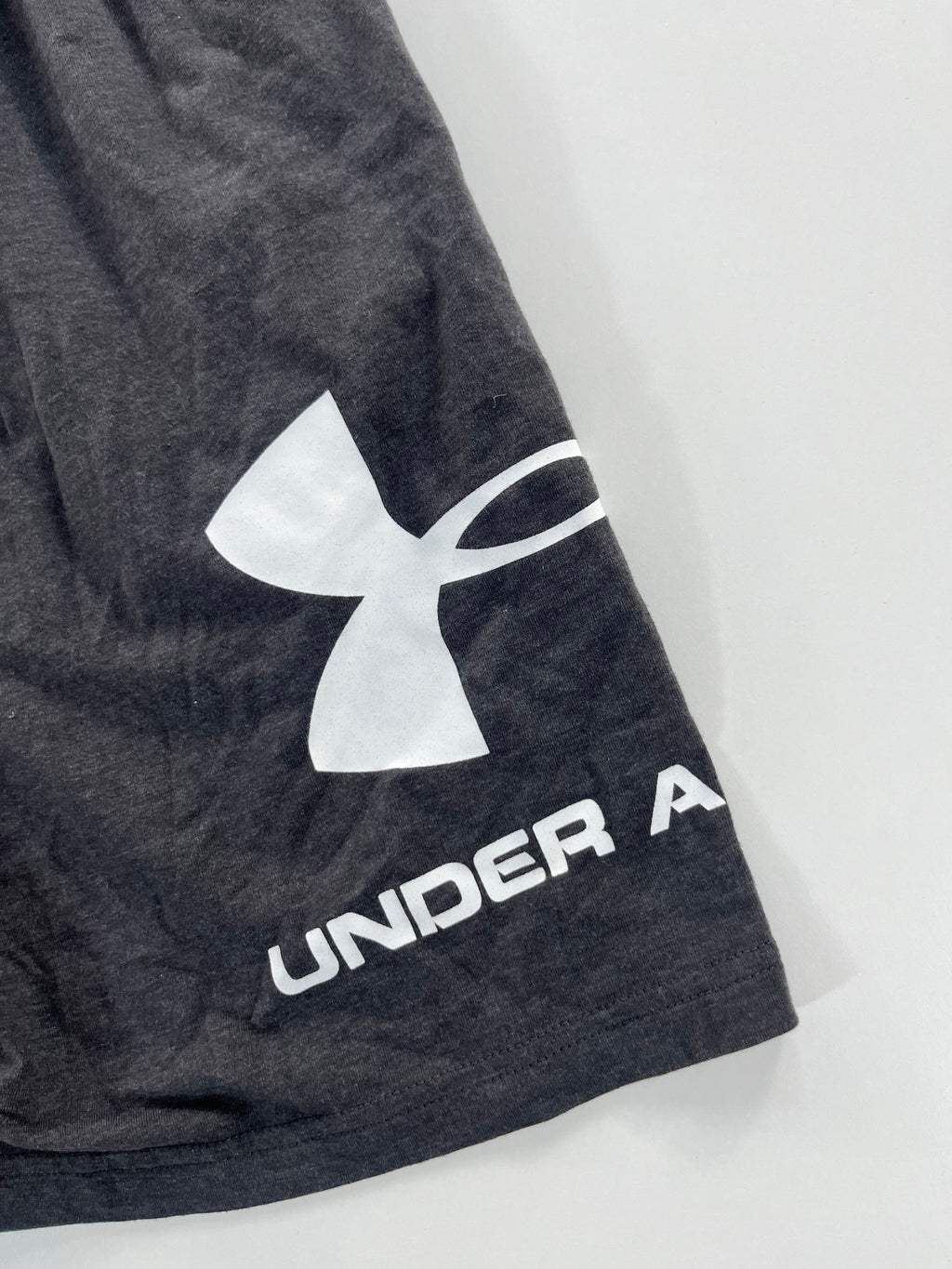 Under Armour short