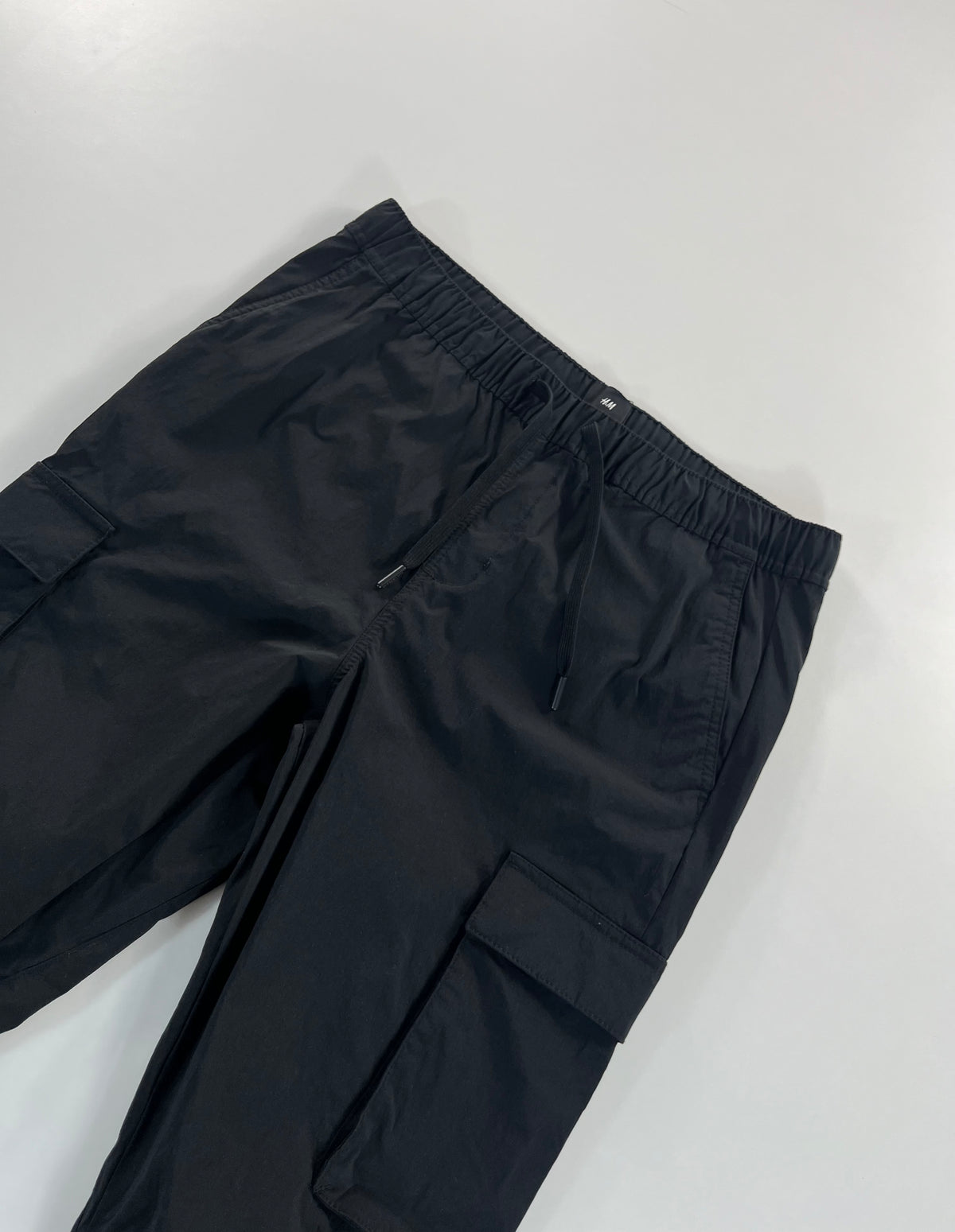 H&M Slim Fit cargo nadrág