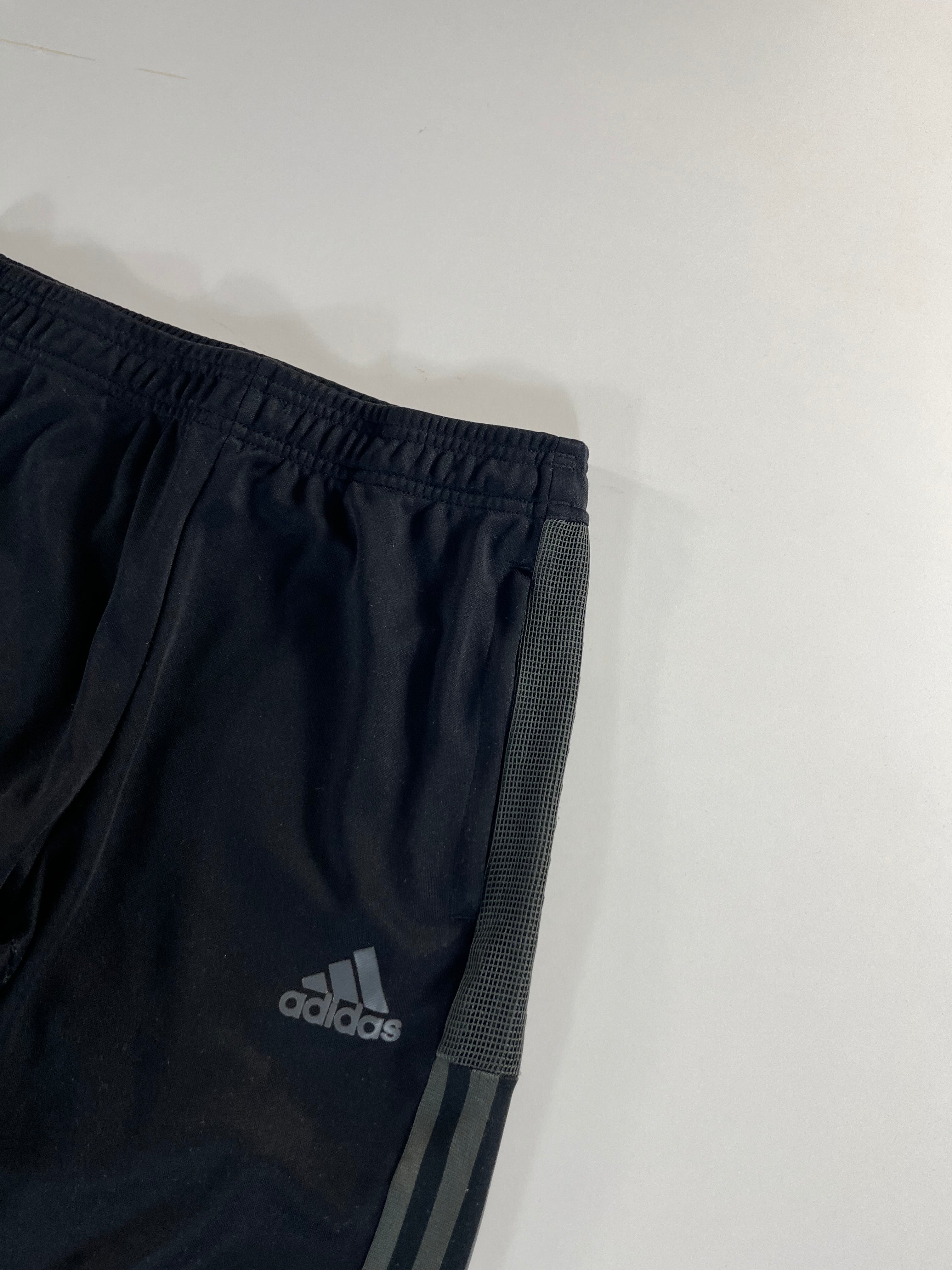 Adidas Tiro nadrág
