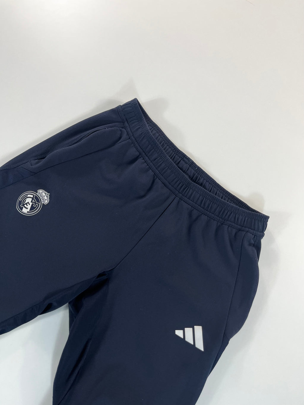 Adidas Real Madrid 2023-2024 melegítőszett