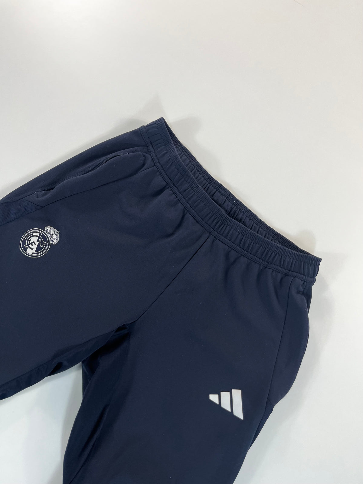 Adidas Real Madrid 2023-2024 melegítőszett