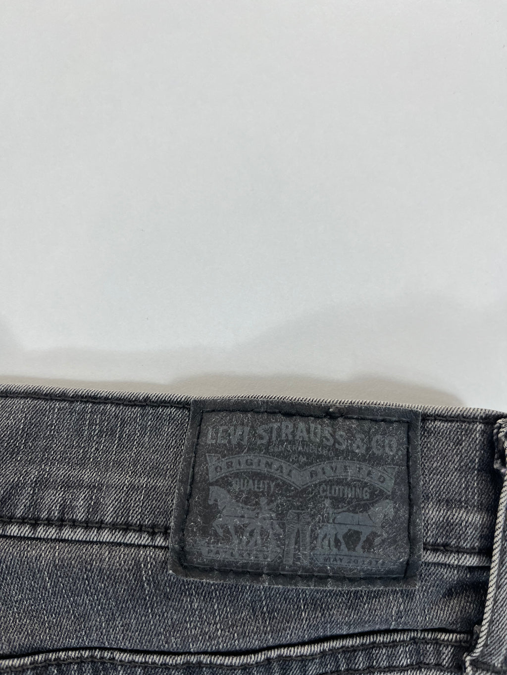 Levi's 310 Shaping Super Skinny 32 farmernadrág