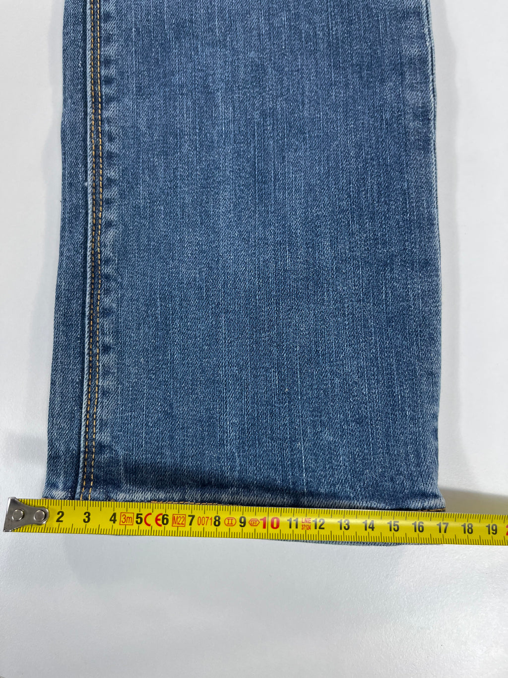 Levi's W26 L34 Straight Fit farmernadrág