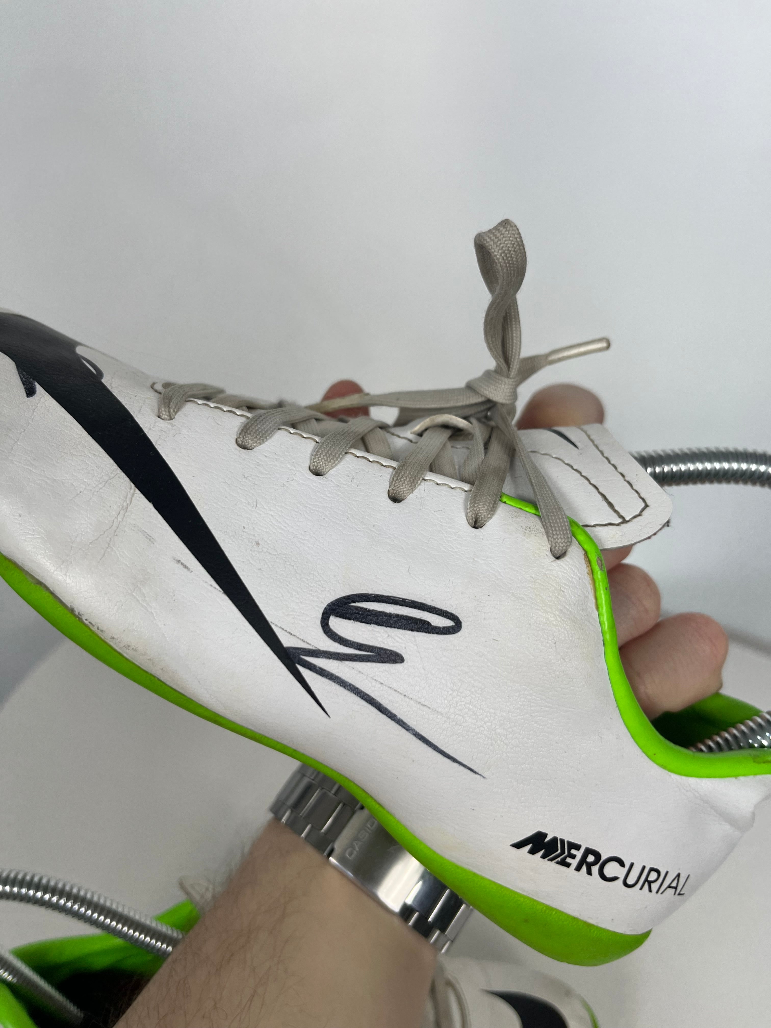 Nike Mercurial Victory IV signed cipő