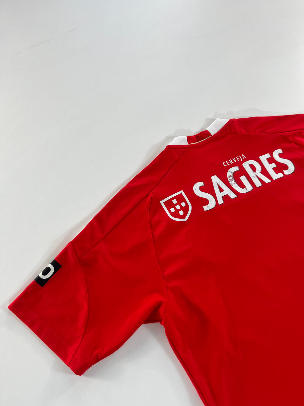 Adidas Benfica 2011-2012 hazai mez
