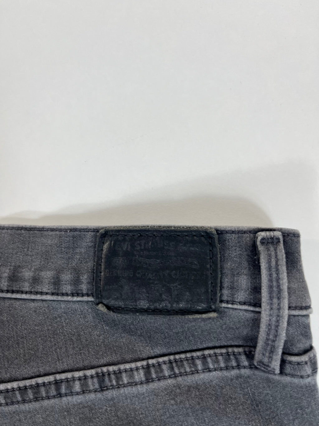 Levi's Lot 311 Shaping Skinny 28 farmernadrág