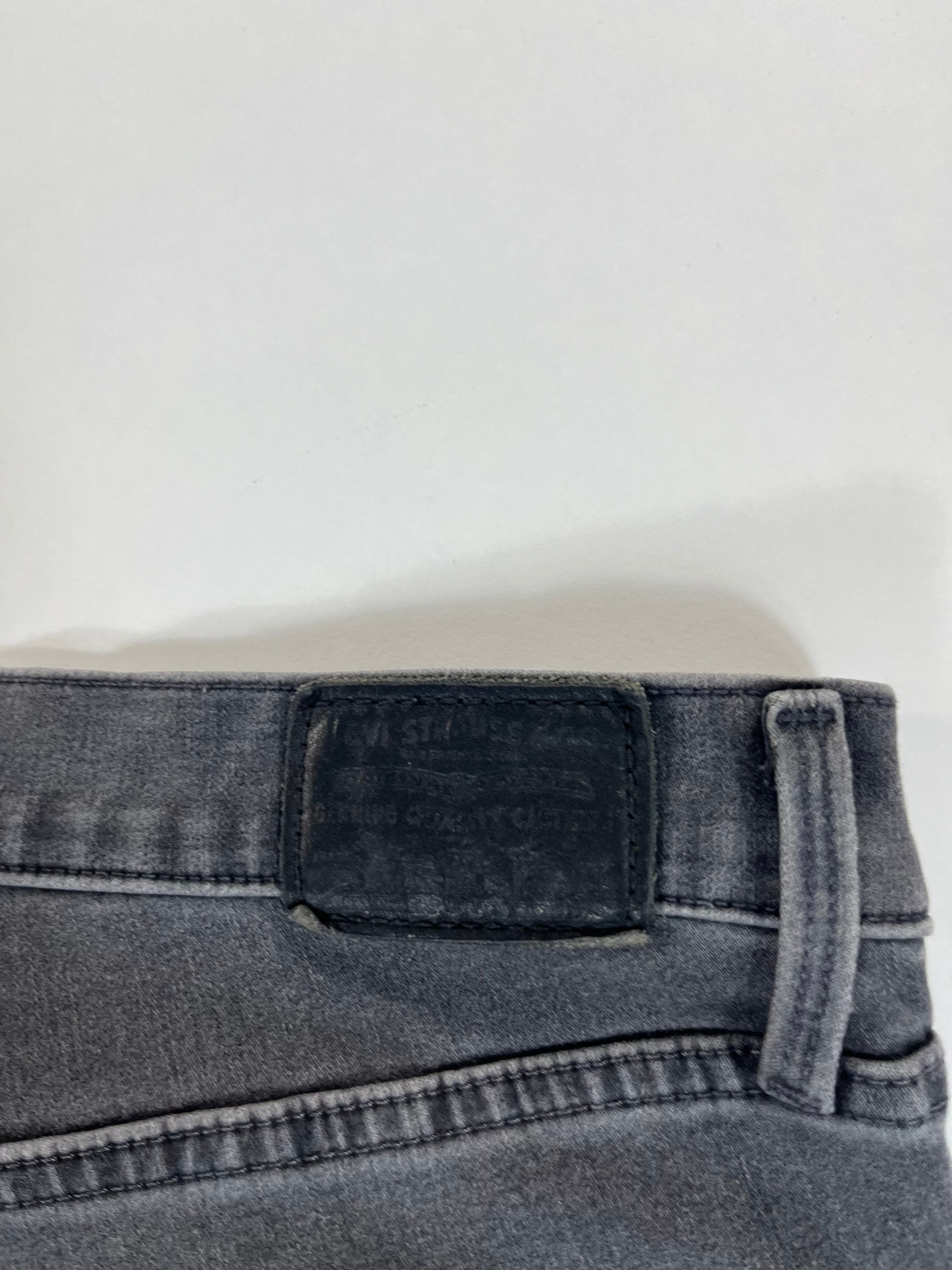 Levi's Lot 311 Shaping Skinny 28 farmernadrág