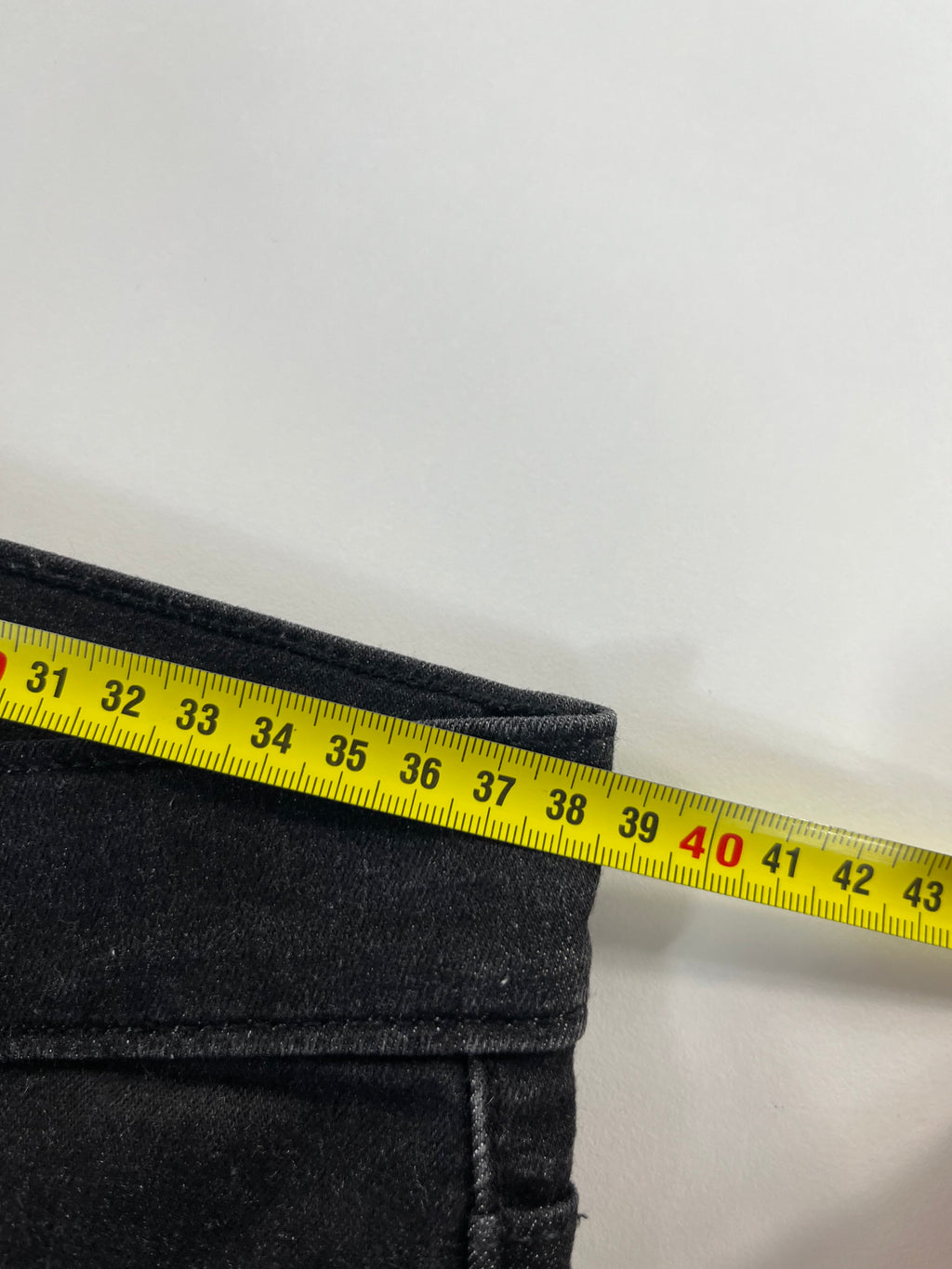 Levi's 312 Shaping Slim 30 farmernadrág
