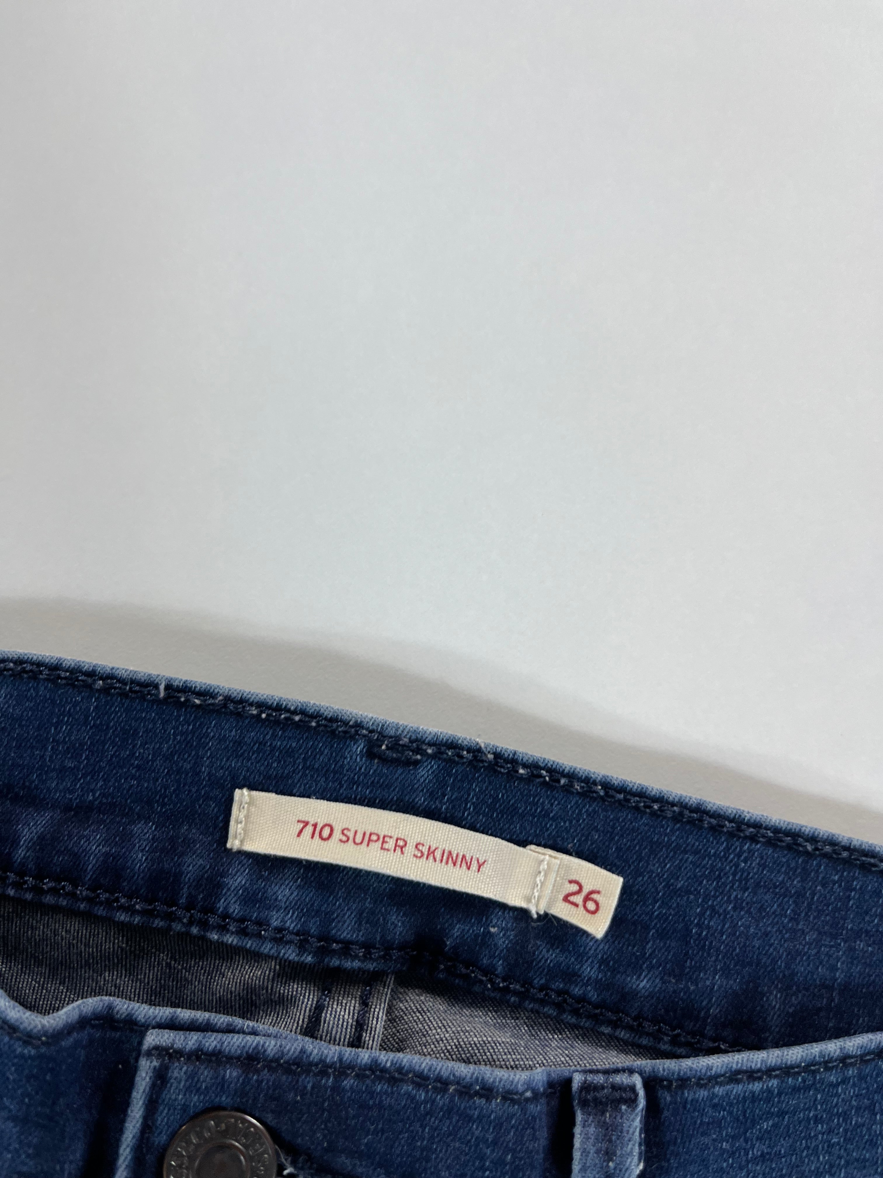 Levi's 710 Super Skinny 26 farmernadrág