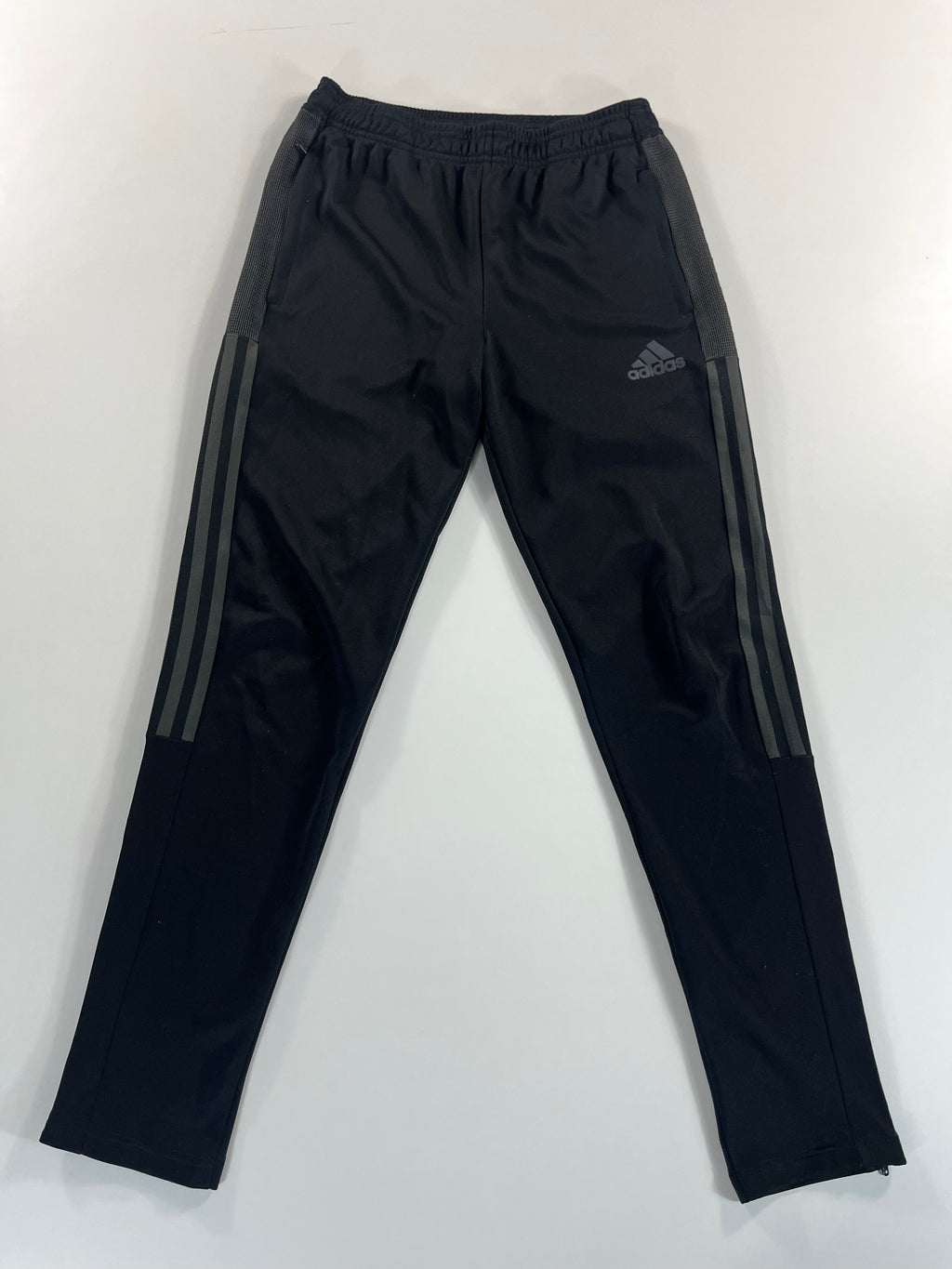 Adidas Tiro nadrág