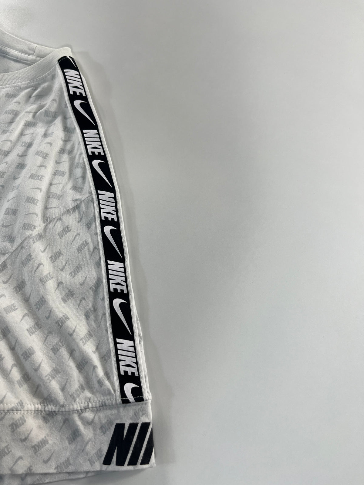Nike Tee Standard Fit póló