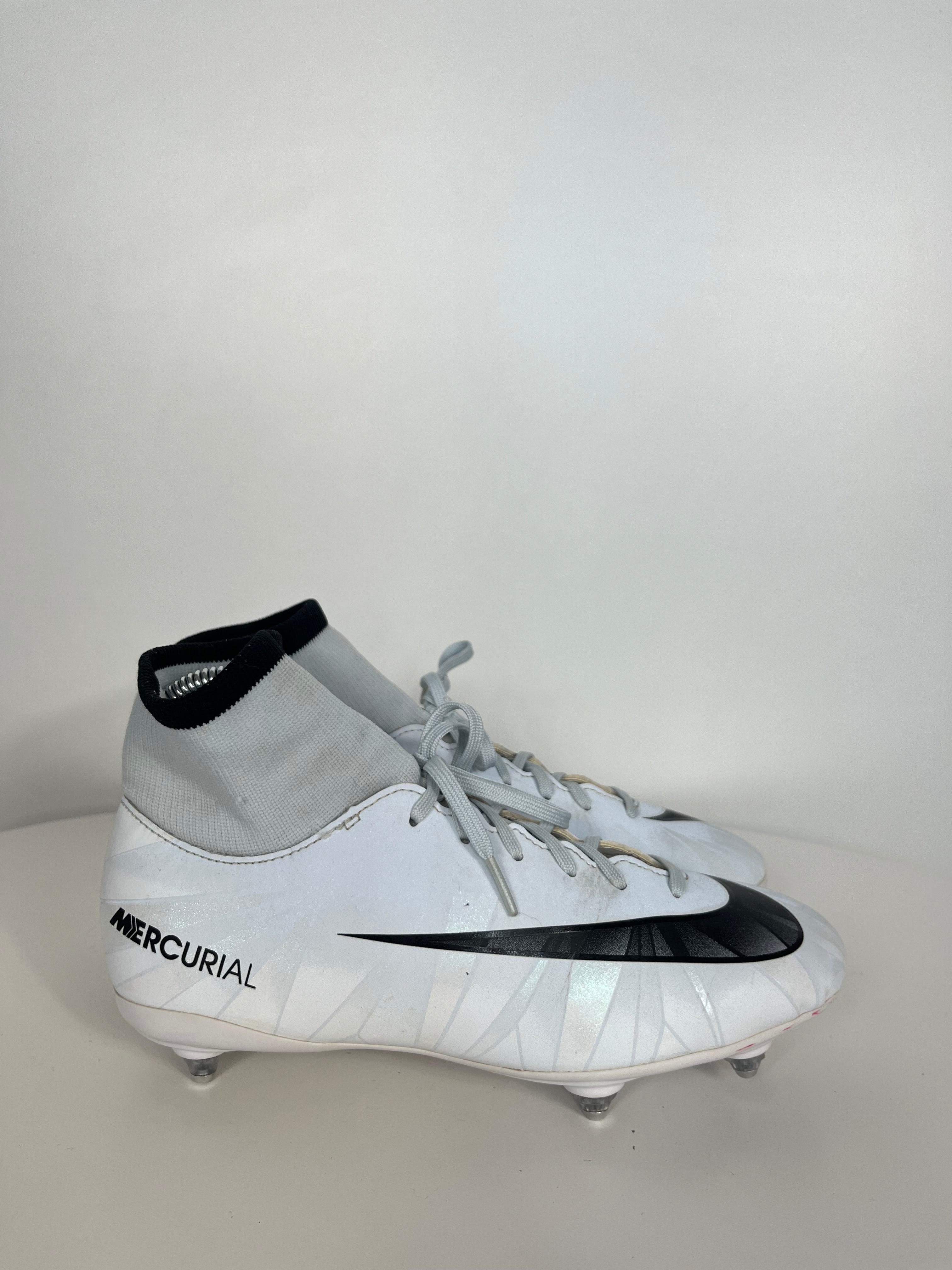 Nike Mercurial Victory x CR7 cipő