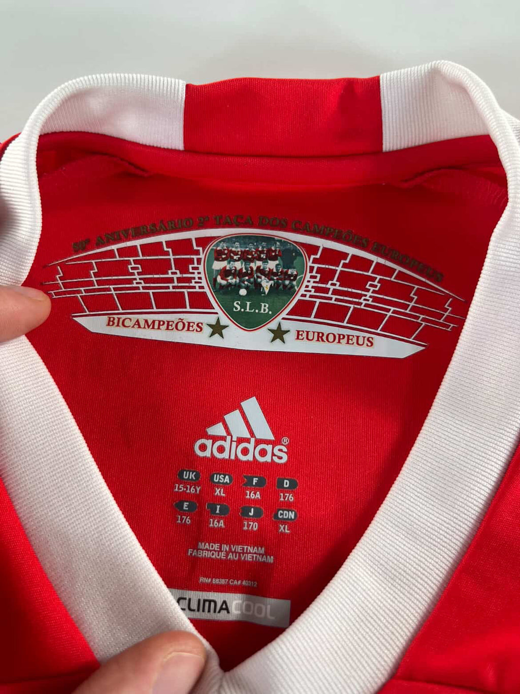Adidas Benfica 2011-2012 hazai mez