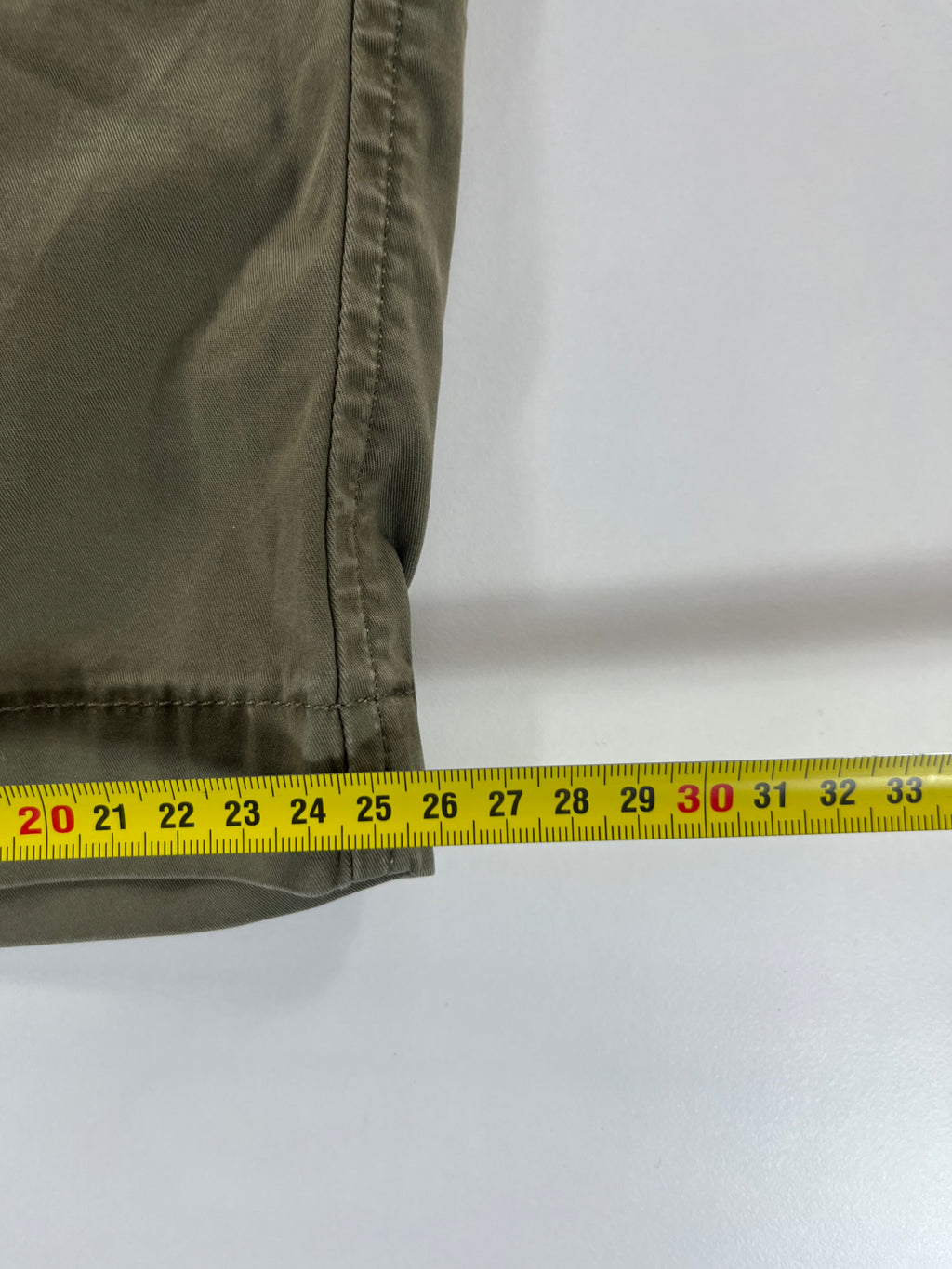 Levi's Standard Fit W36 chino short