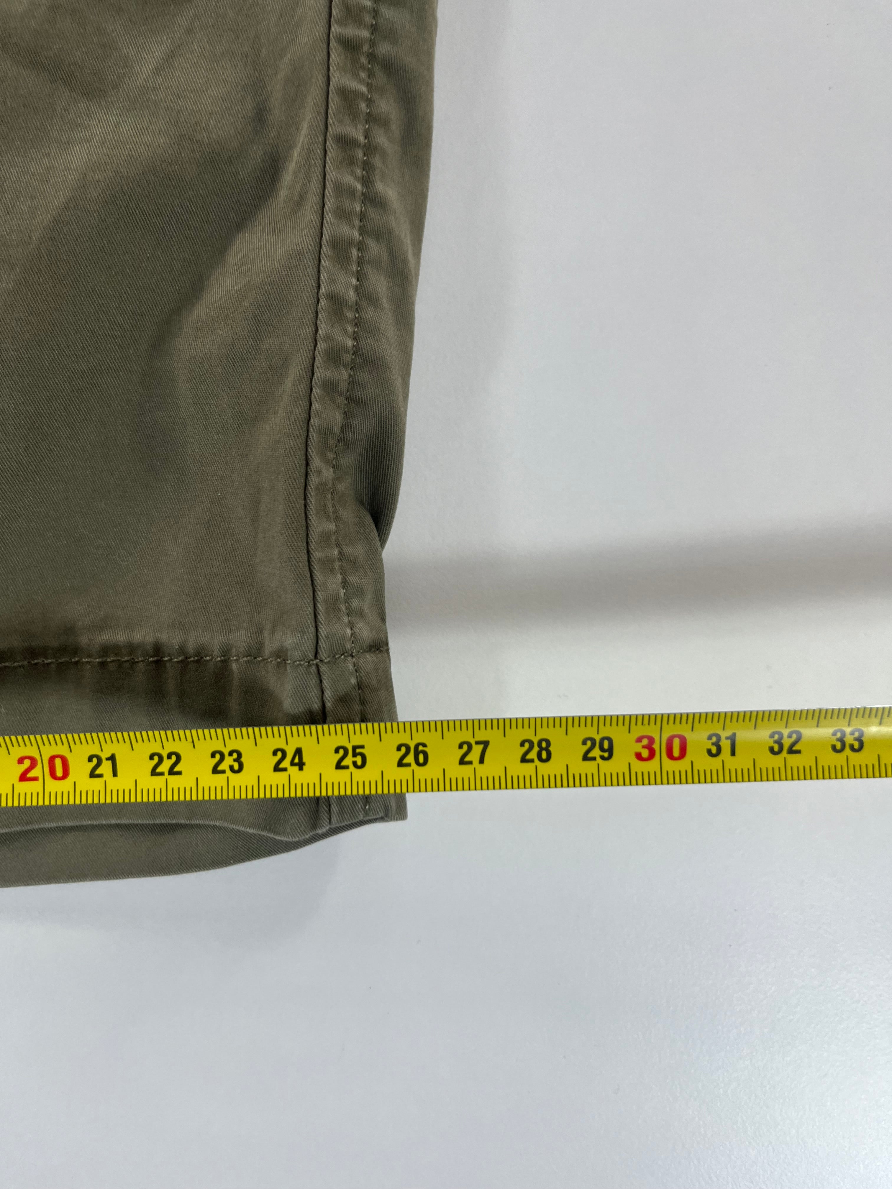 Levi's Standard Fit W36 chino short