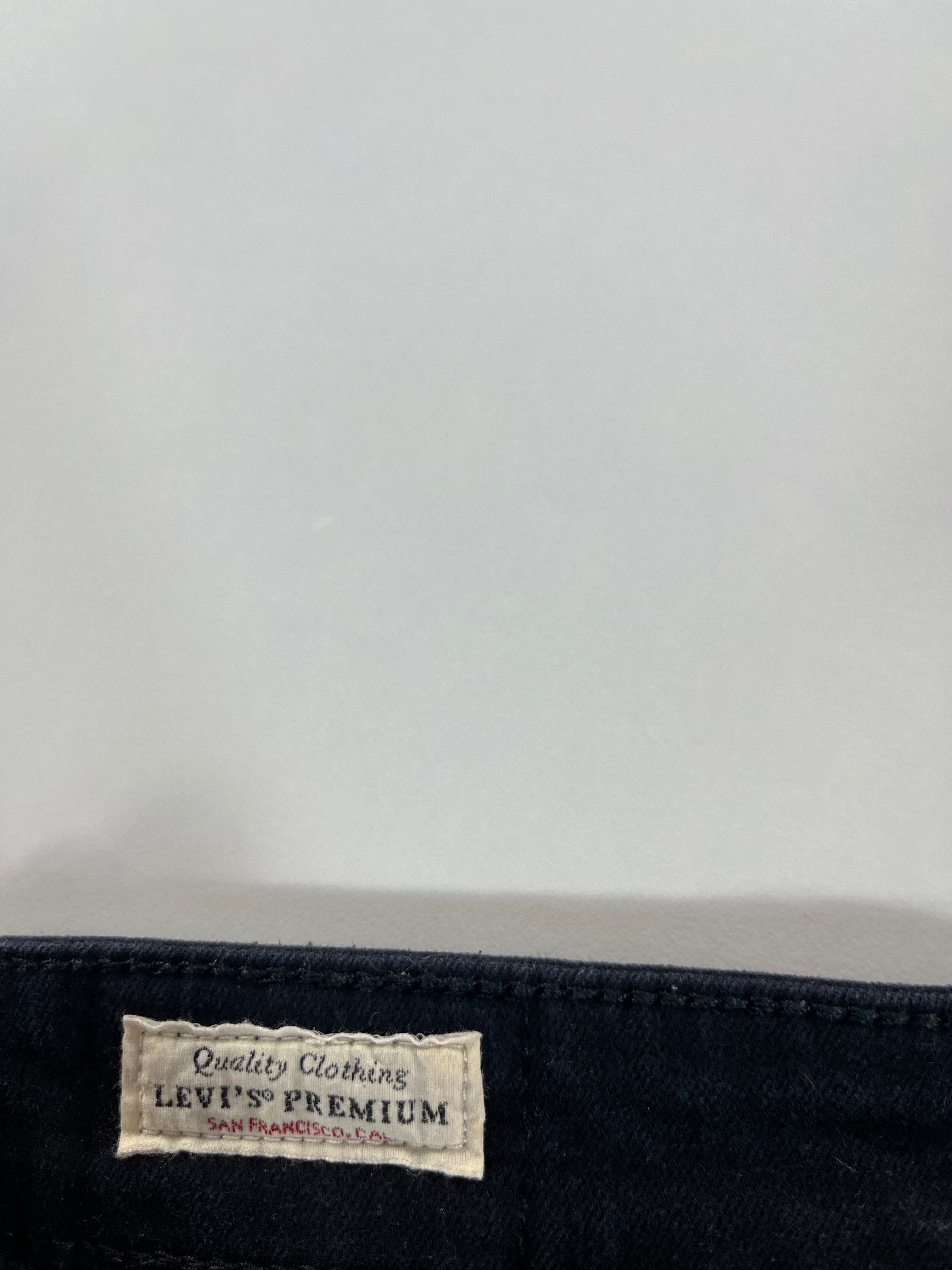Levi's Lot 725 High Rise Bootcut 31 farmernadrág