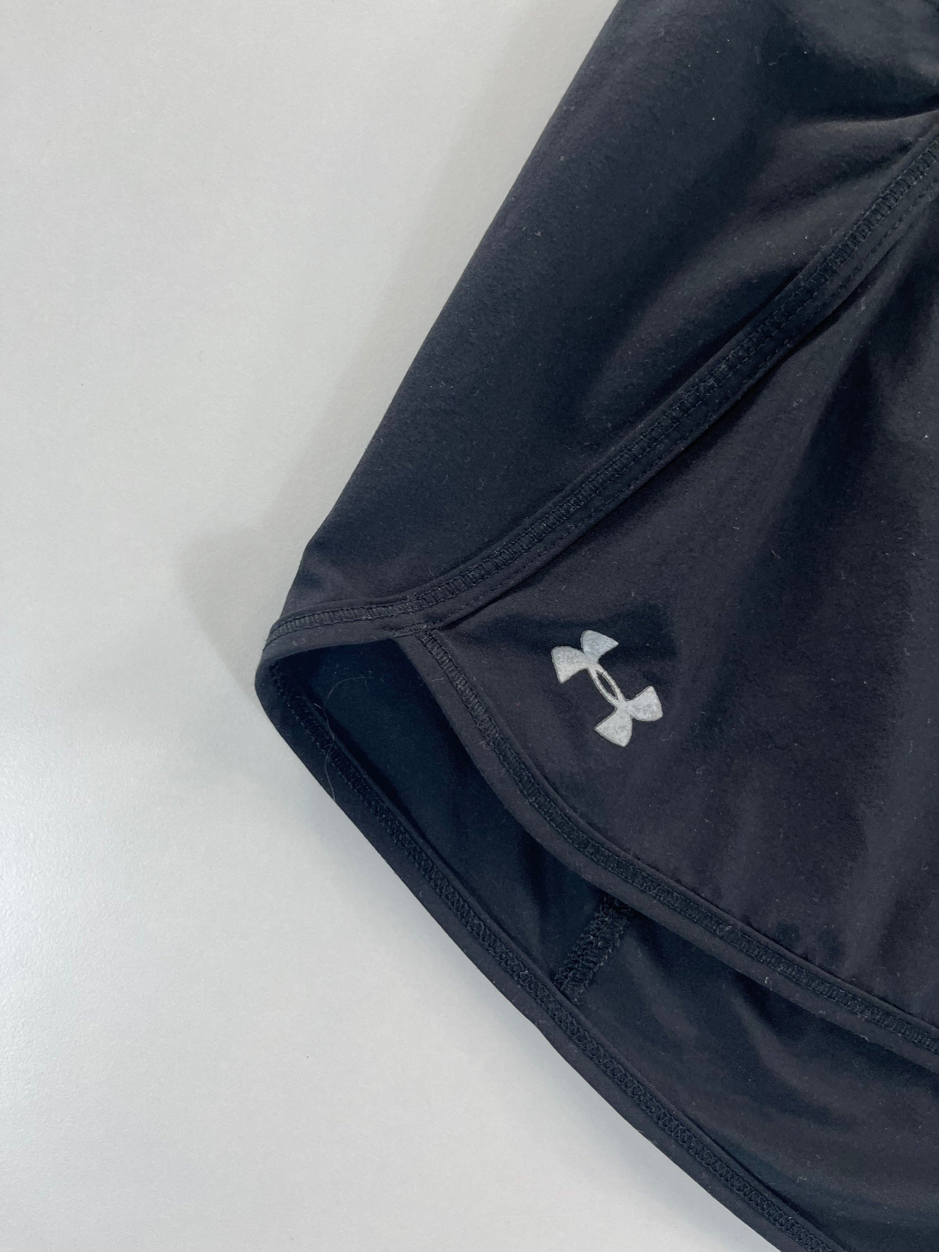 Under Armour short