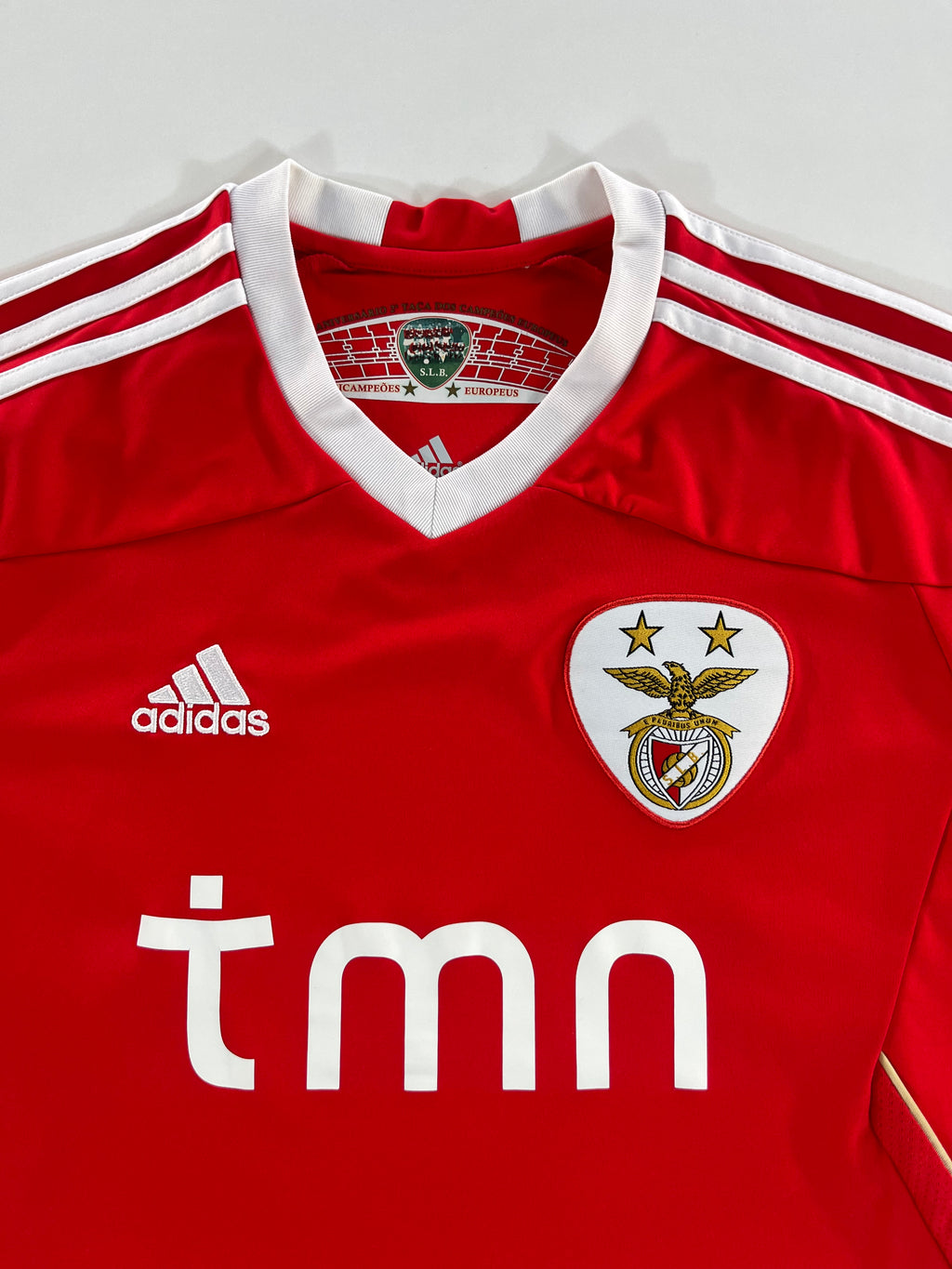 Adidas Benfica 2011-2012 hazai mez