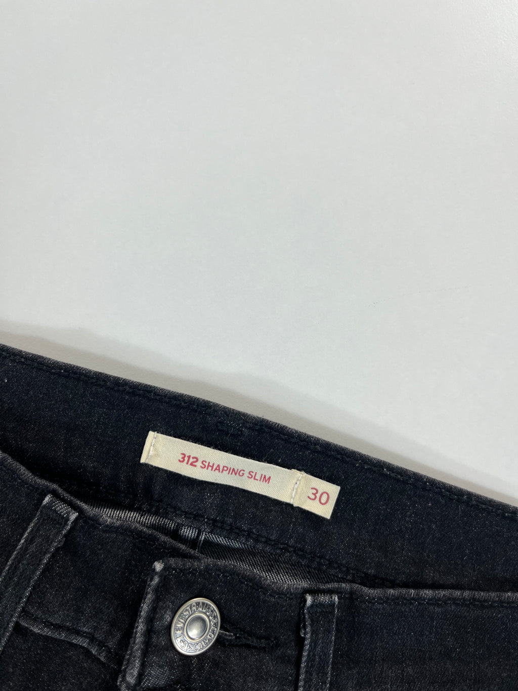 Levi's 312 Shaping Slim 30 farmernadrág