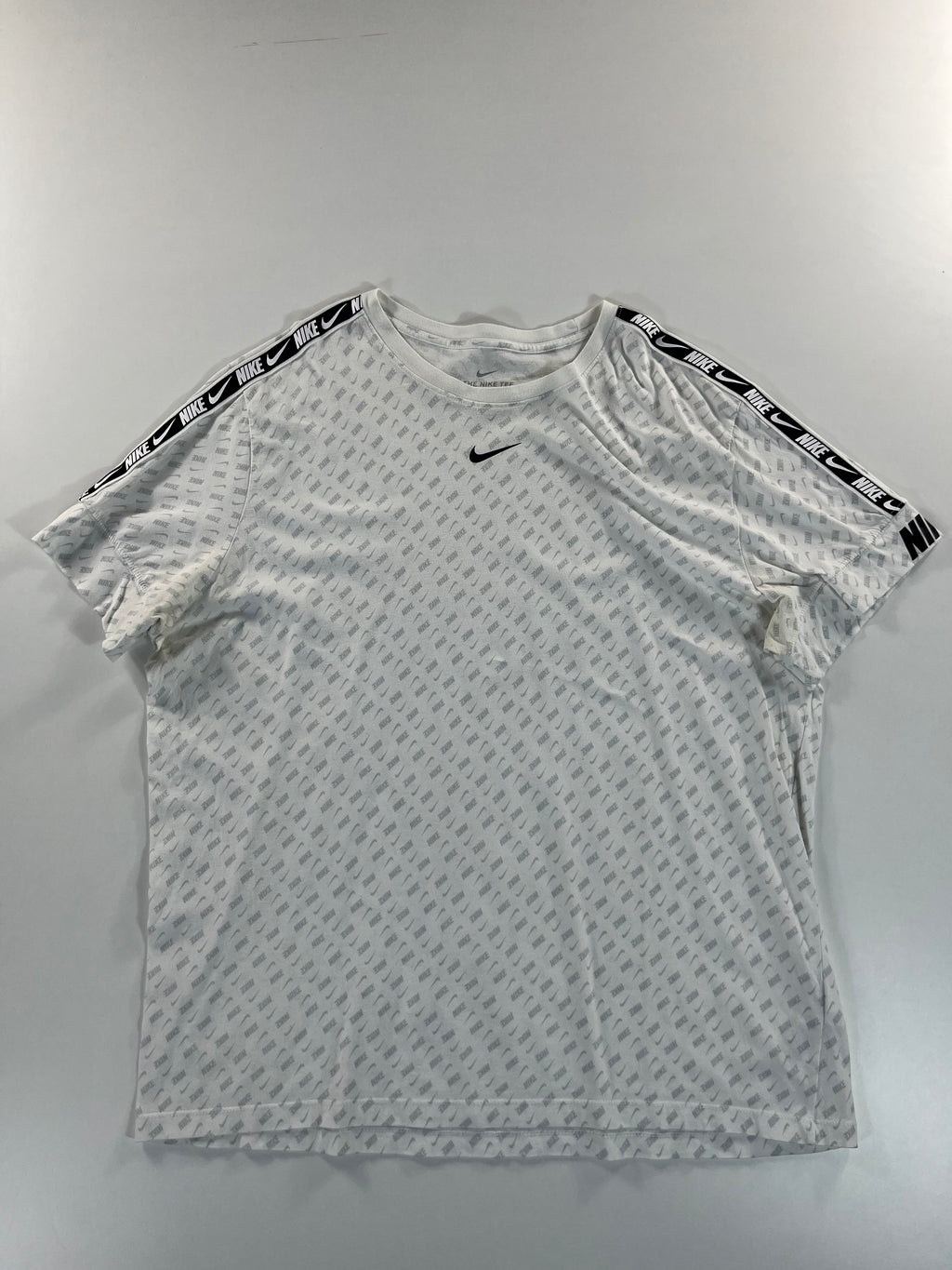 Nike Tee Standard Fit póló
