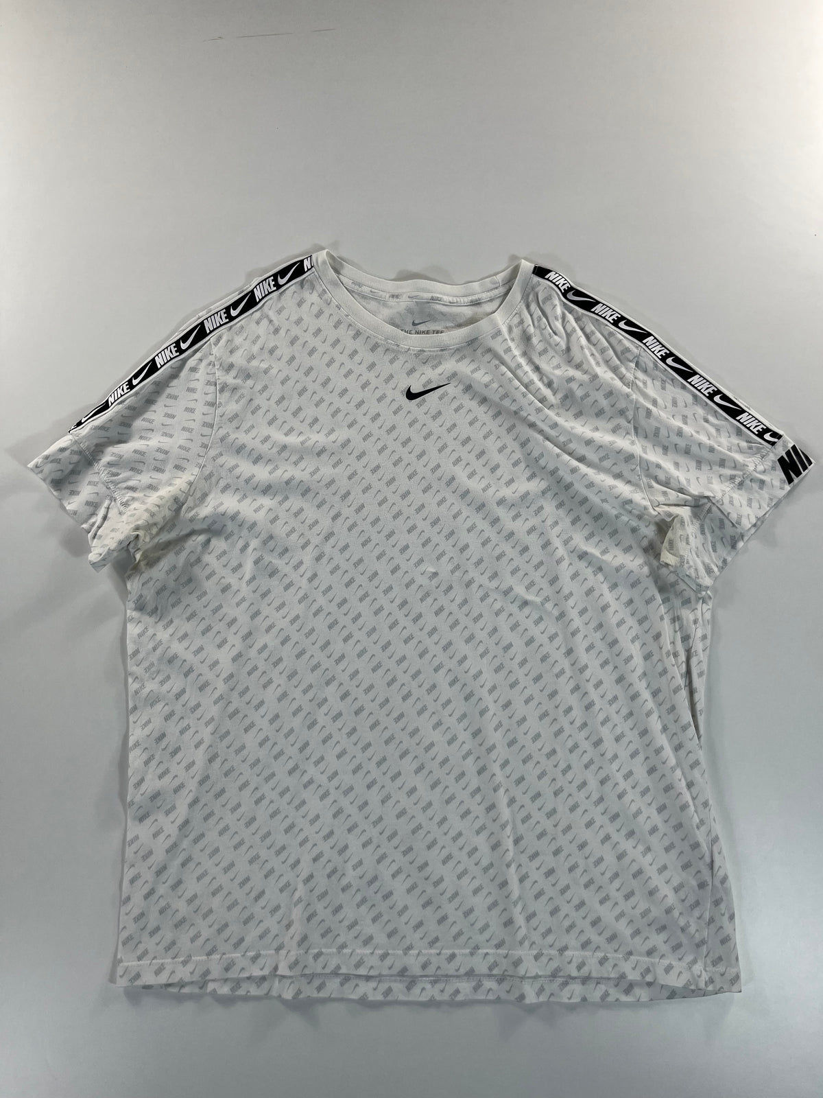 Nike Tee Standard Fit póló
