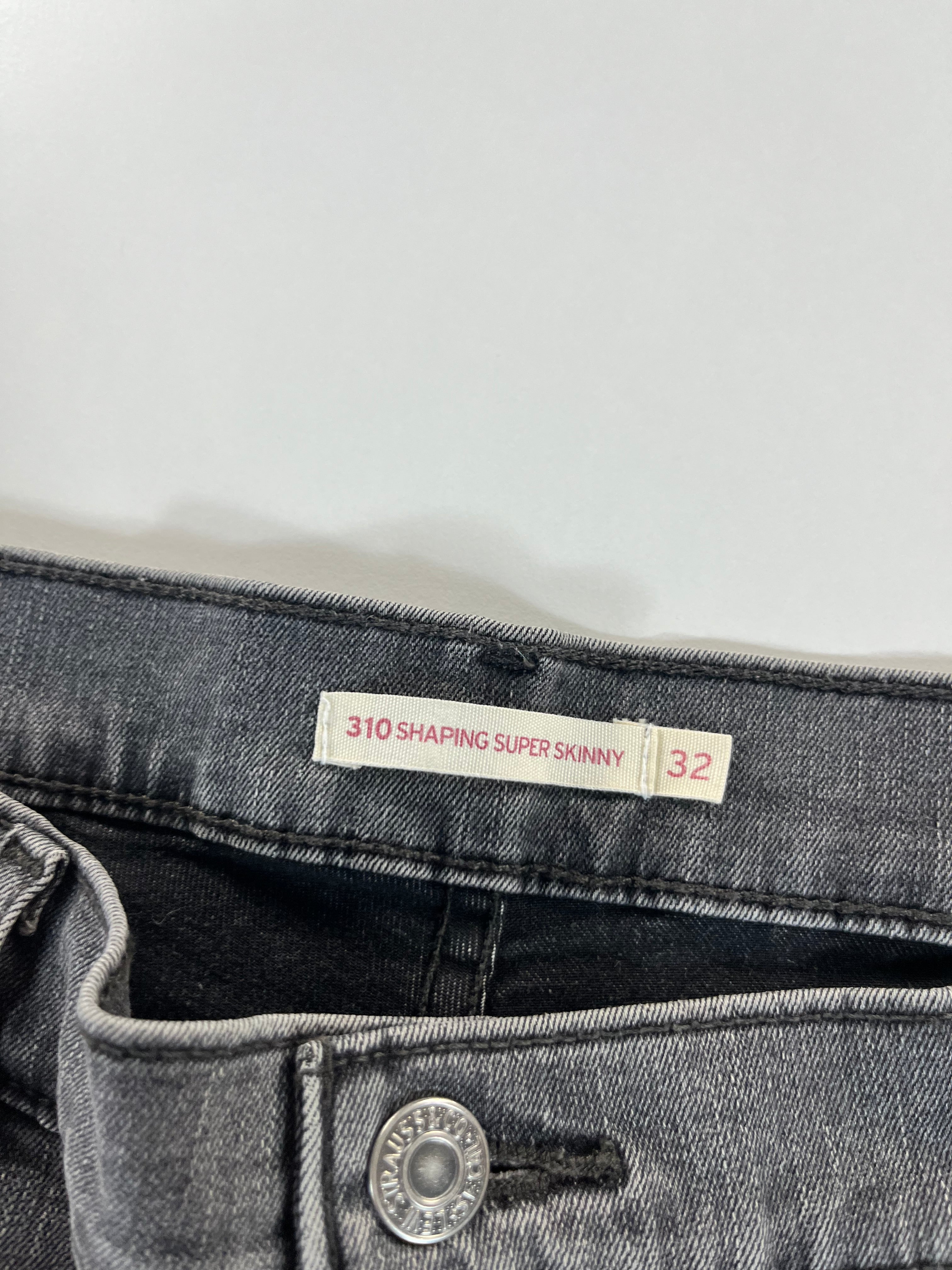Levi's 310 Shaping Super Skinny 32 farmernadrág