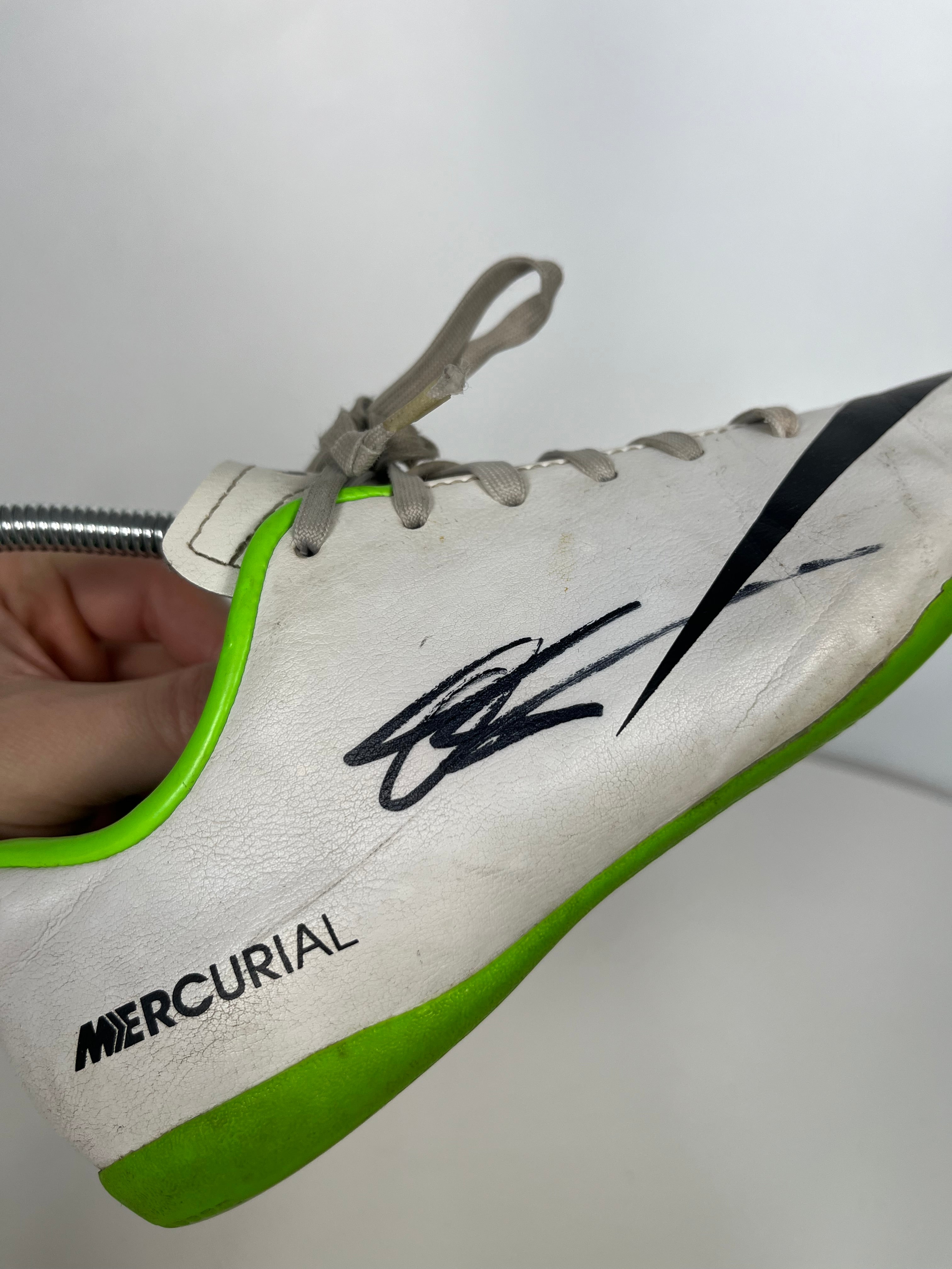 Nike Mercurial Victory IV signed cipő