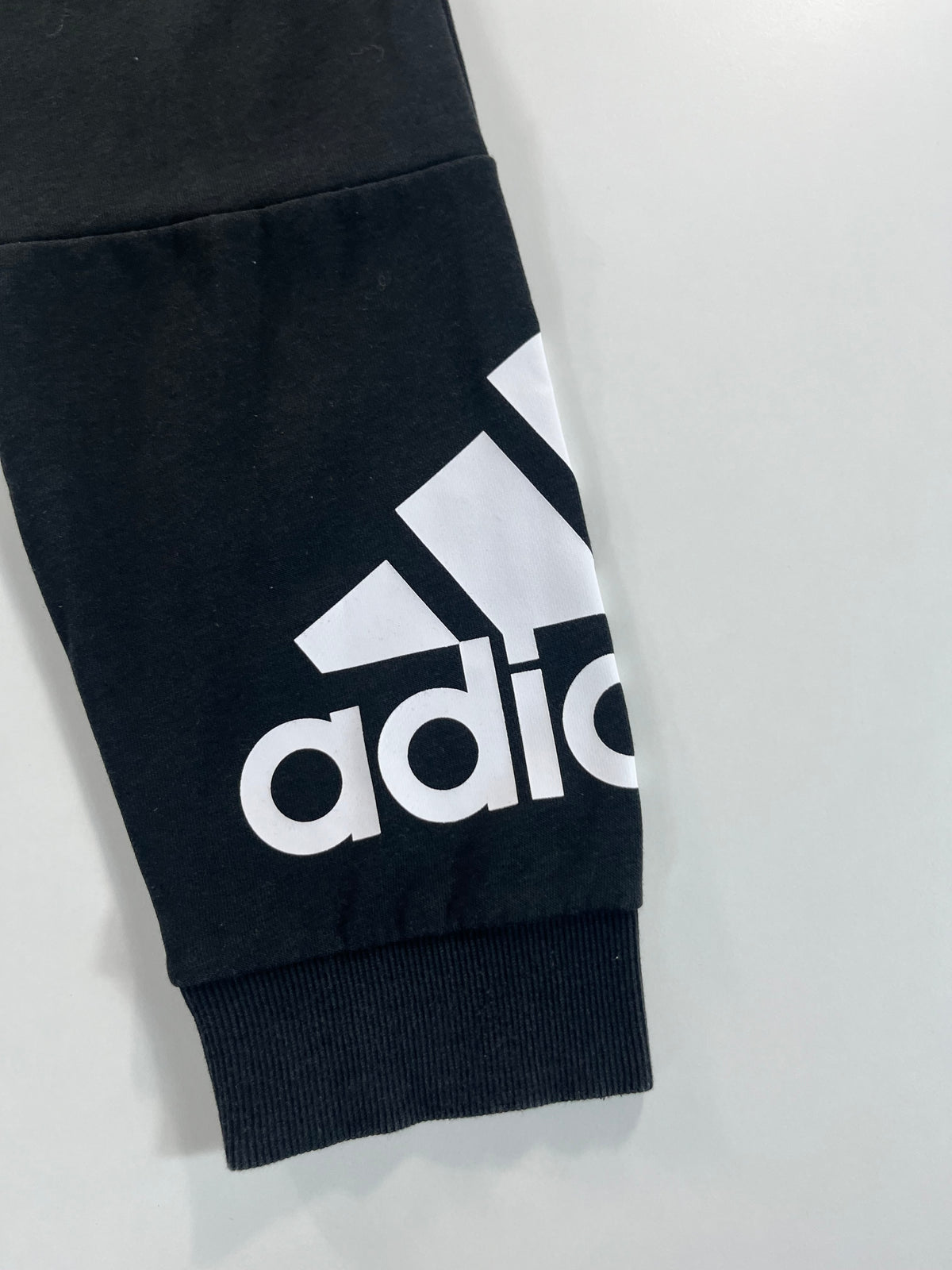 Adidas Essentials French nadrág