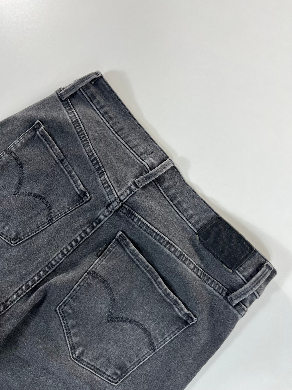 Levi's Lot 311 Shaping Skinny 28 farmernadrág