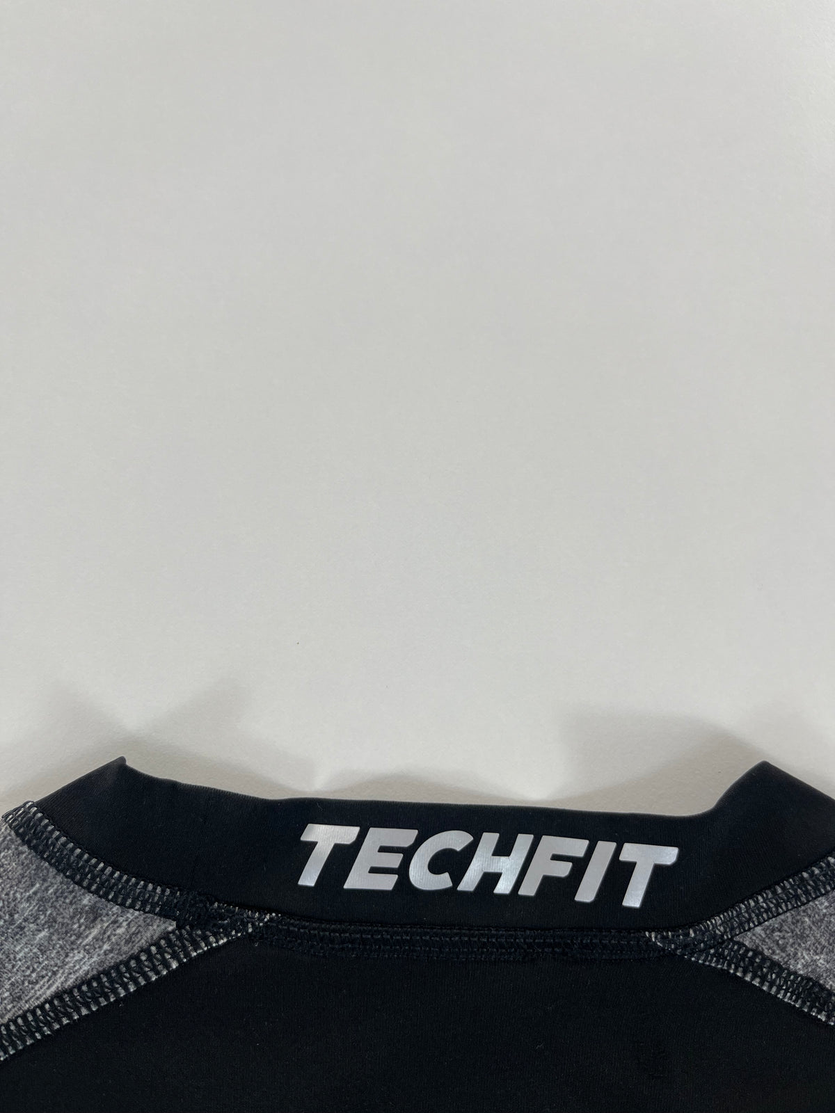 Adidas Techfit kompressziós training póló