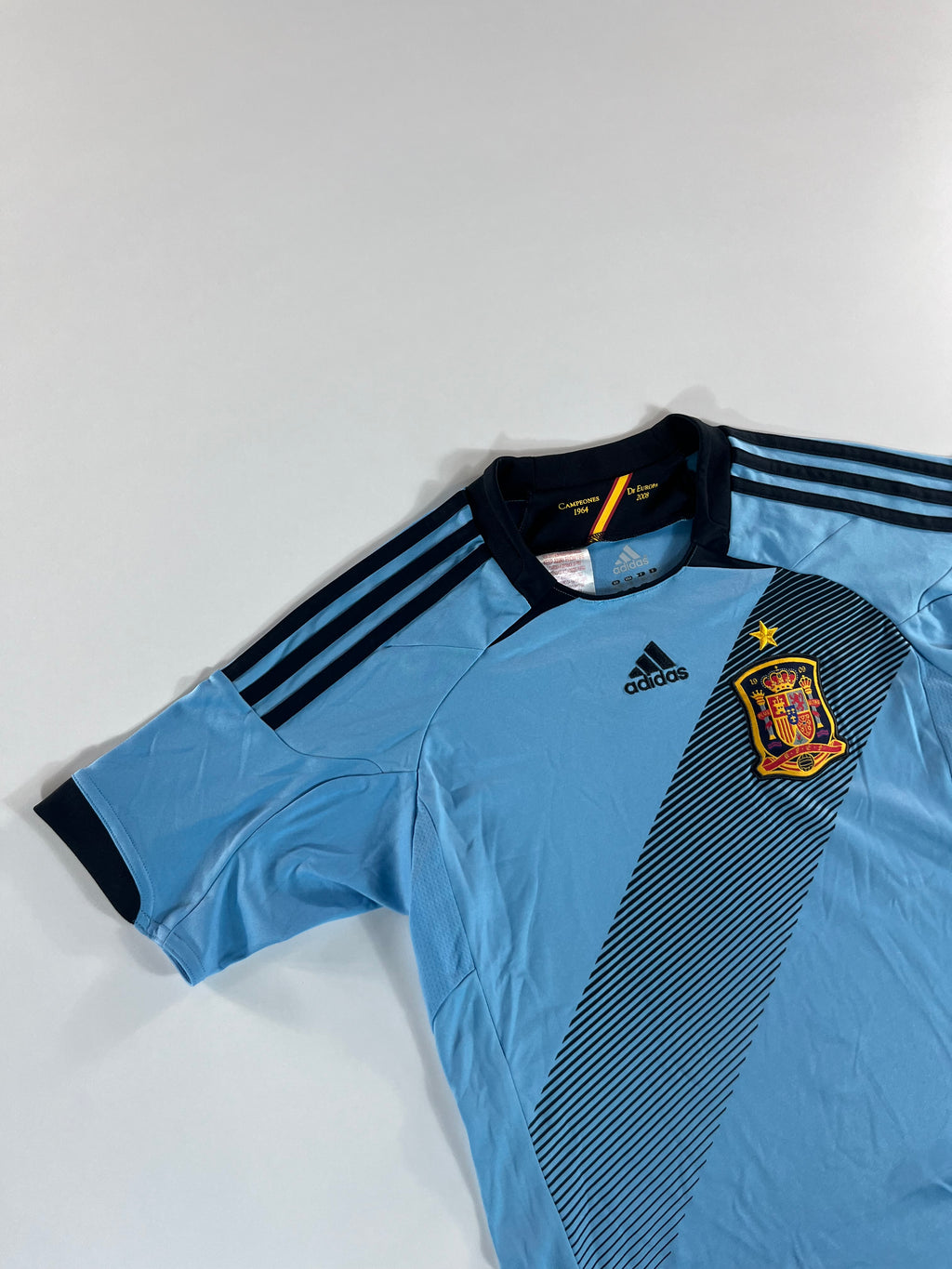 Adidas Spanyol válogatott 2012-2013 idegenbeli mez