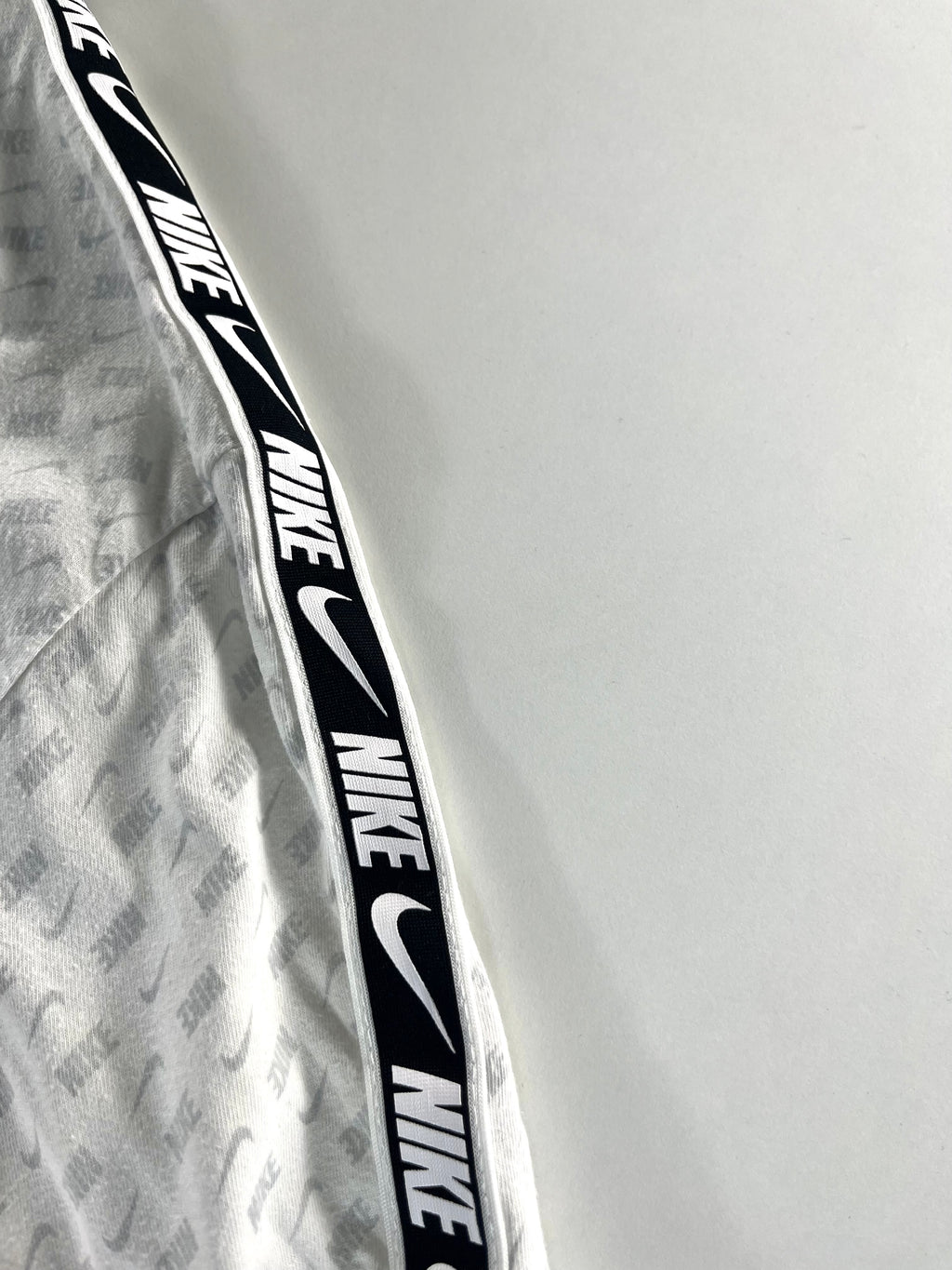 Nike Repeat póló