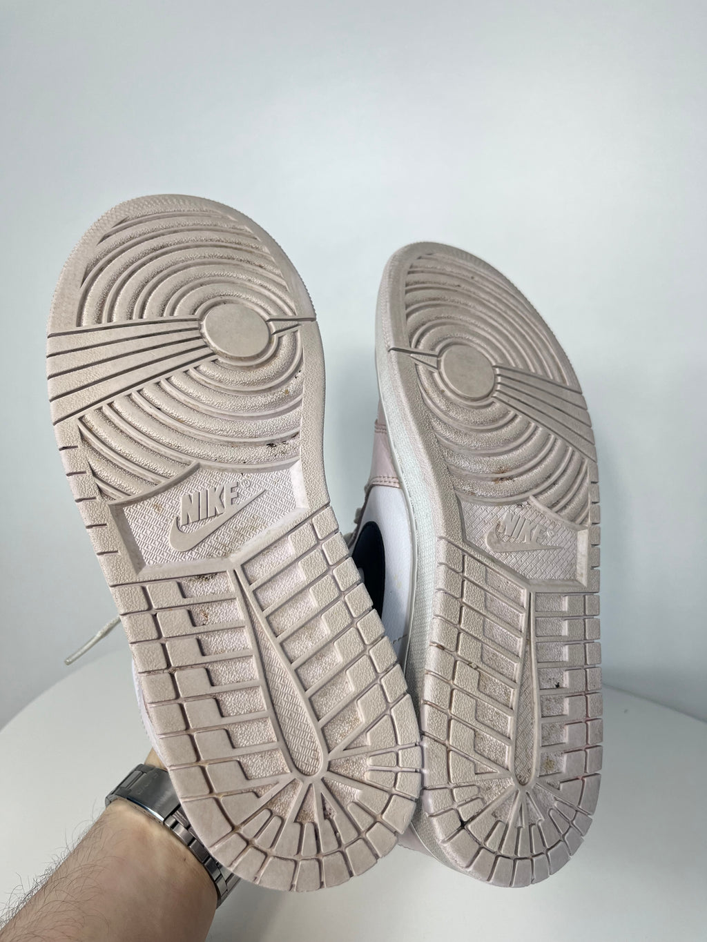 Nike Jordan 1 Mid Barely Rose cipő