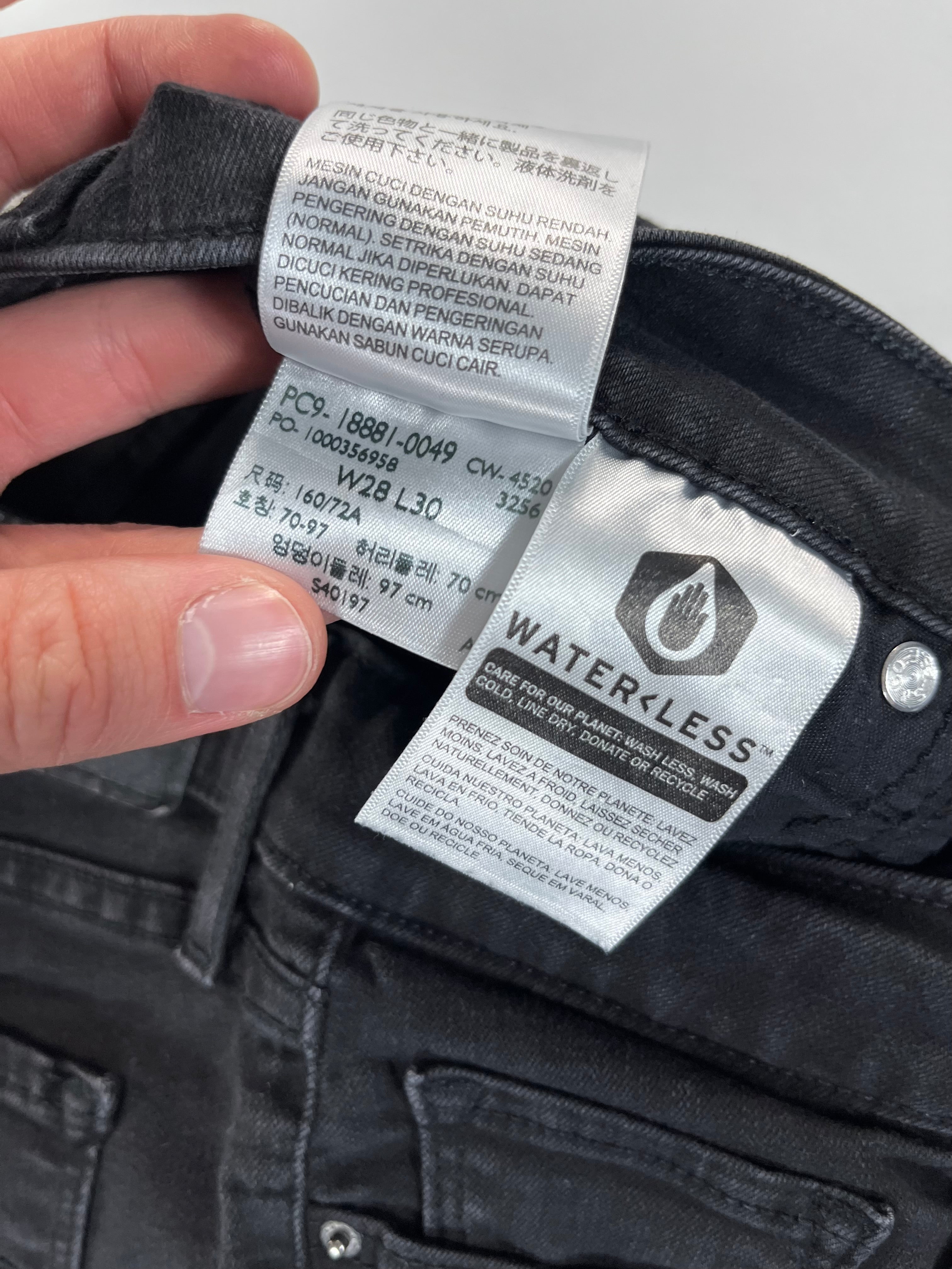 Levi's 711 Skinny 28 farmernadrág