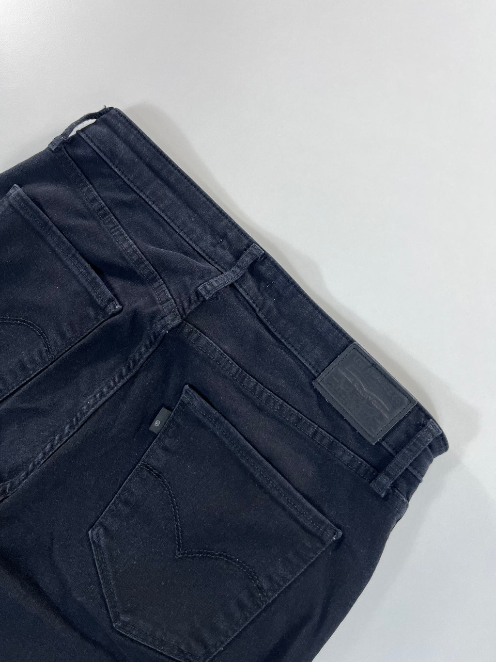 Levi's Lot 725 High Rise Bootcut 31 farmernadrág
