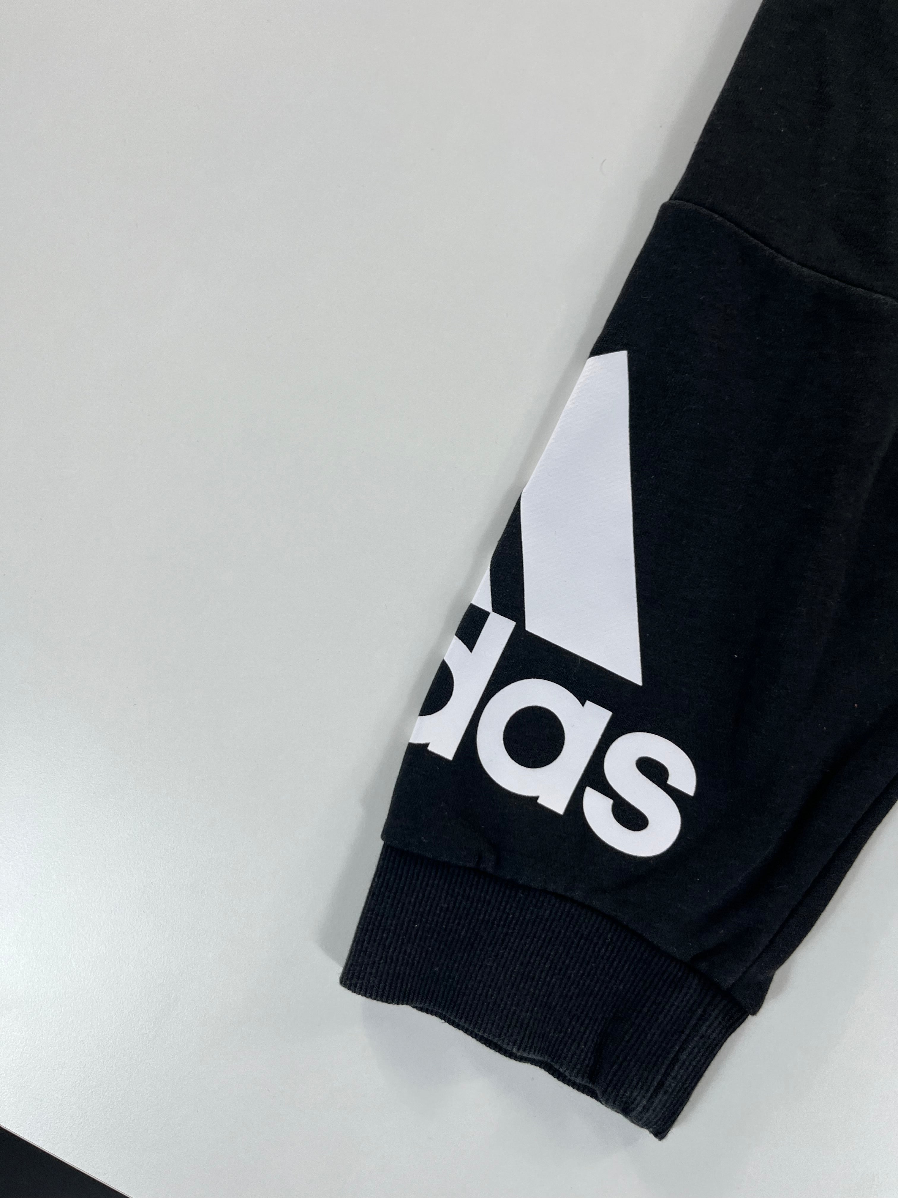 Adidas Essential nadrág
