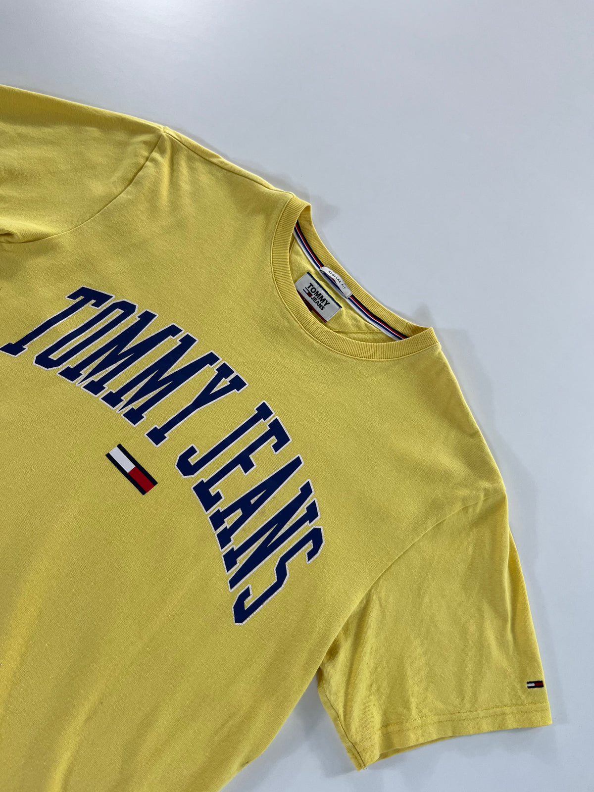 Tommy Jeans Regular Fit póló
