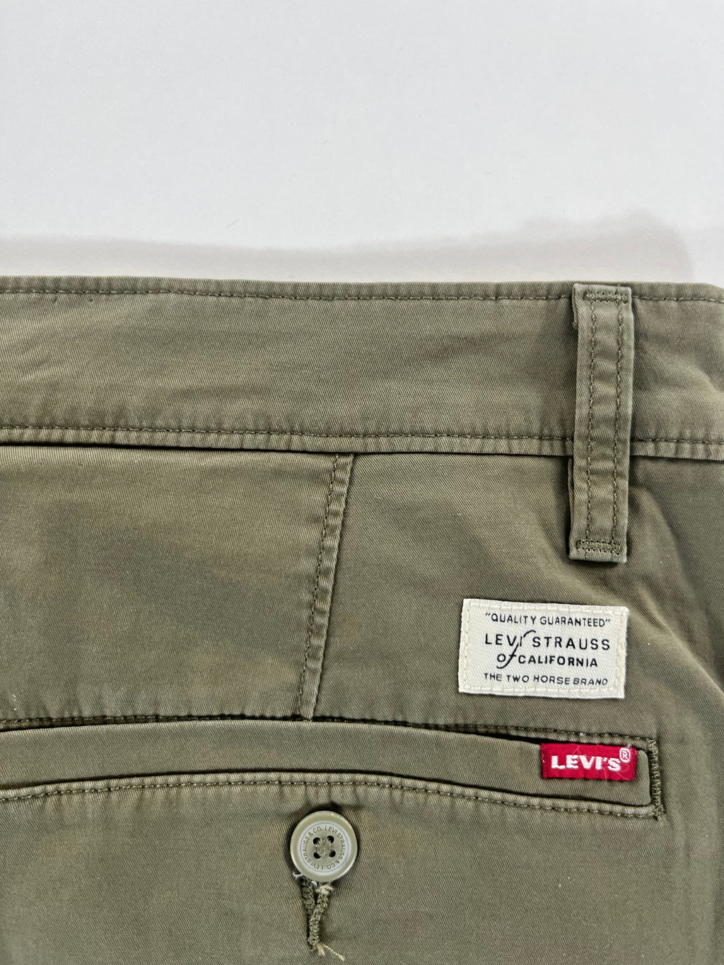 Levi's Standard Fit W36 chino short
