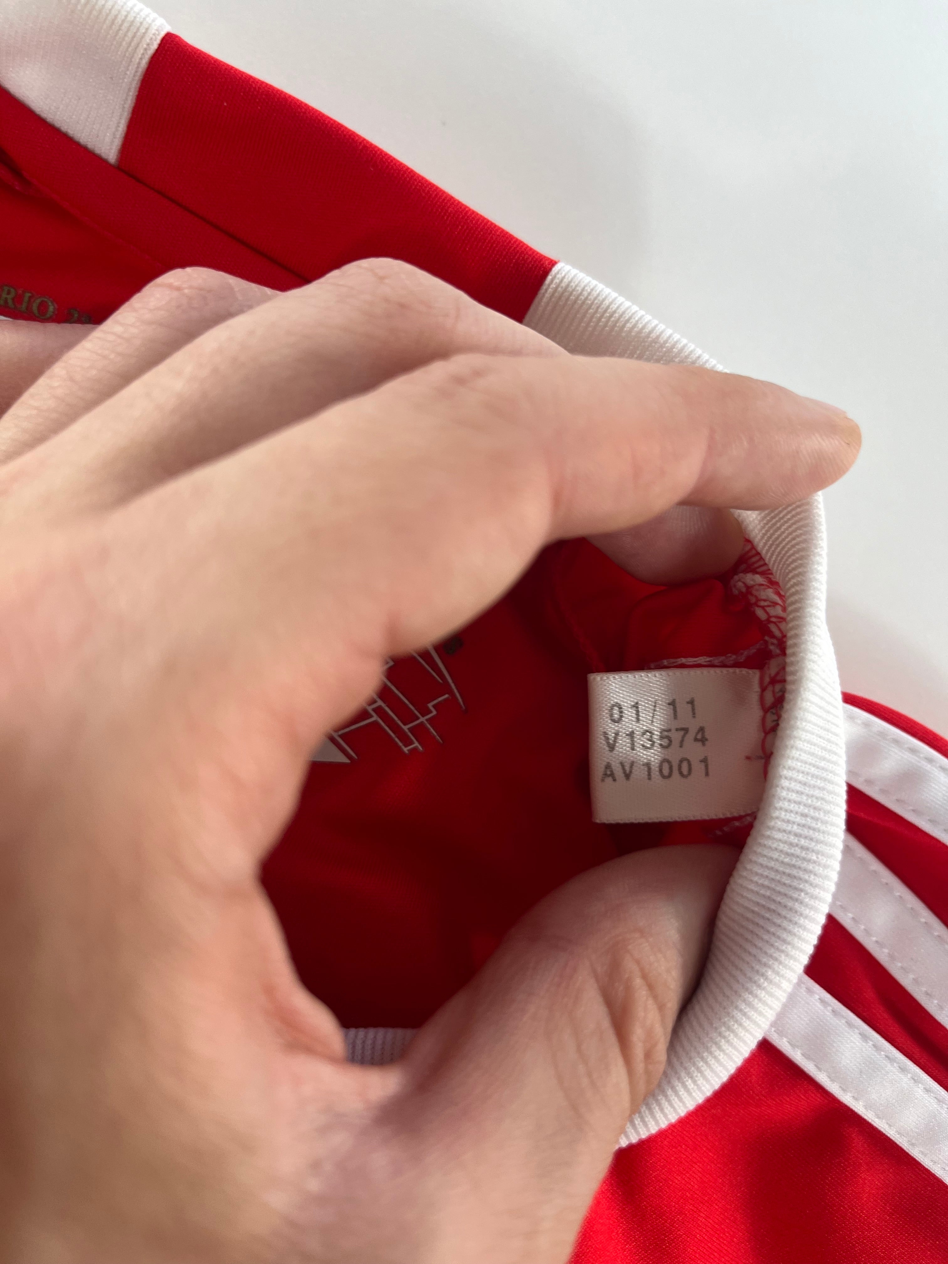 Adidas Benfica 2011-2012 hazai mez