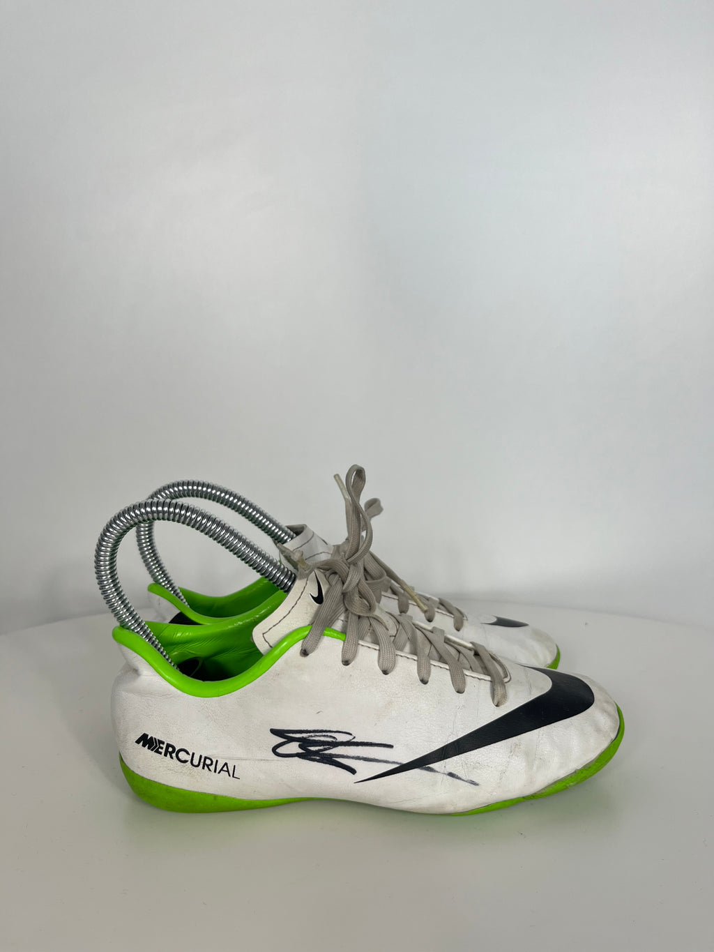 Nike Mercurial Victory IV signed cipő