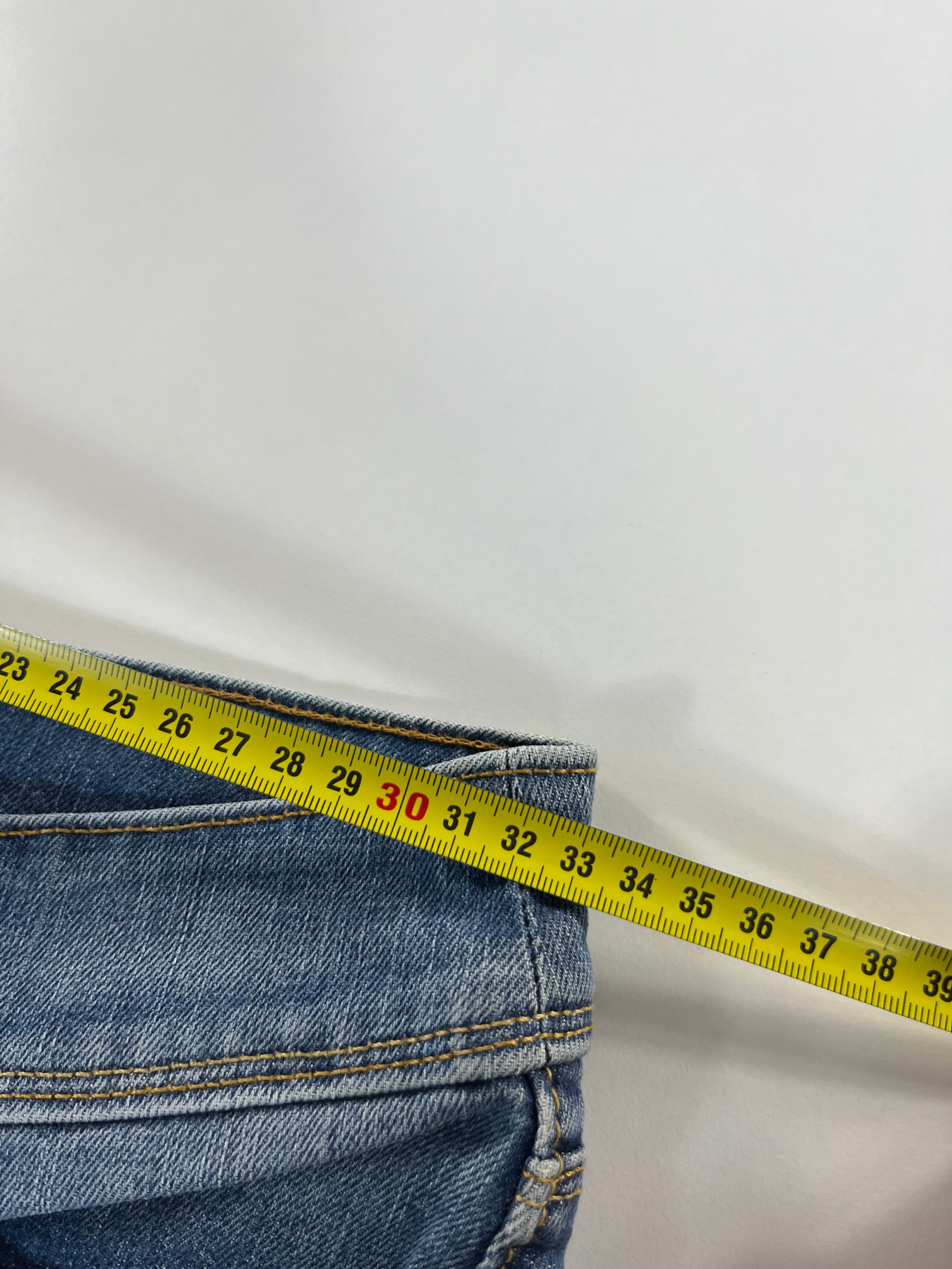 Levi's W26 L34 Straight Fit farmernadrág