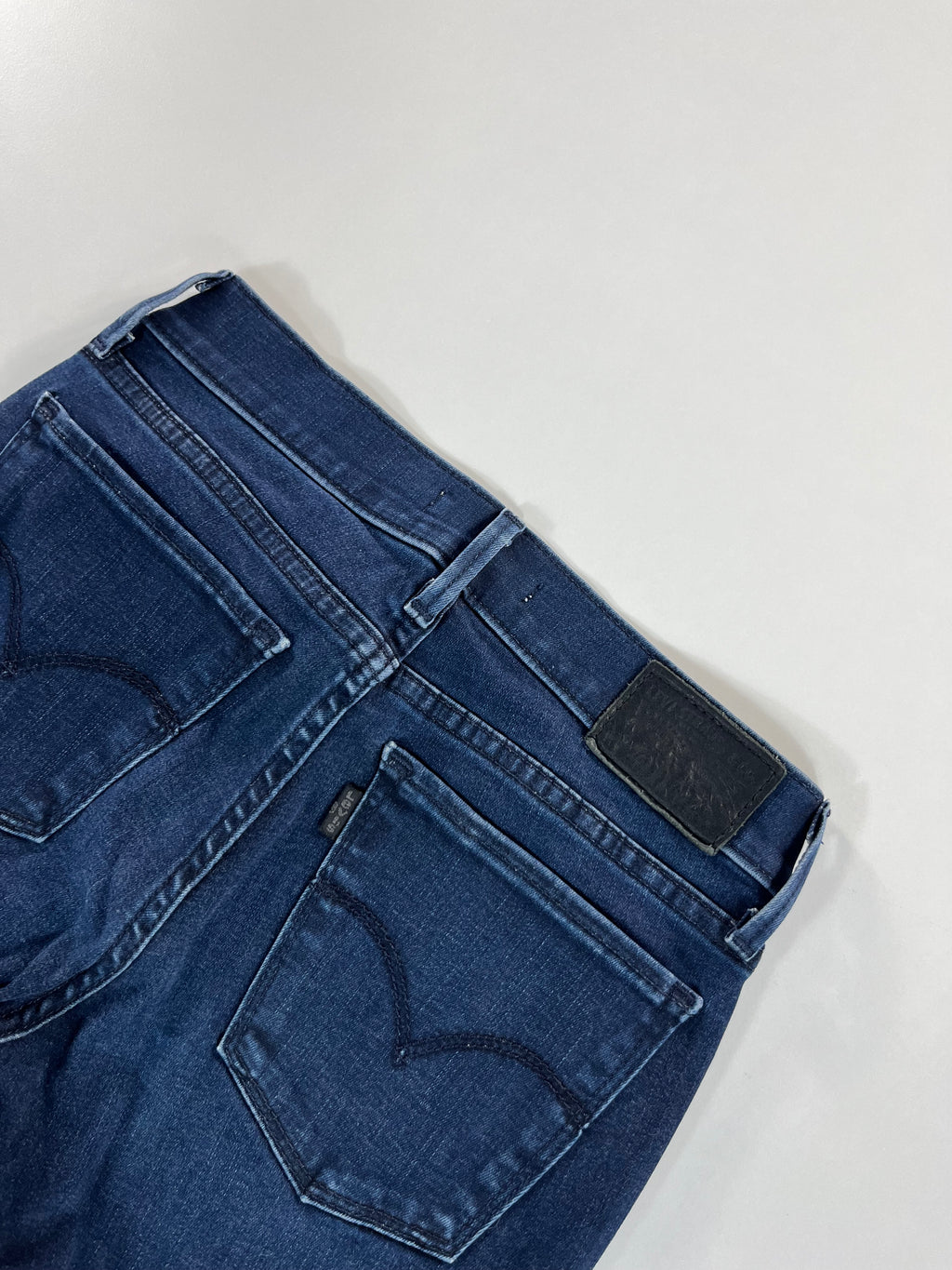 Levi's 710 Super Skinny 26 farmernadrág