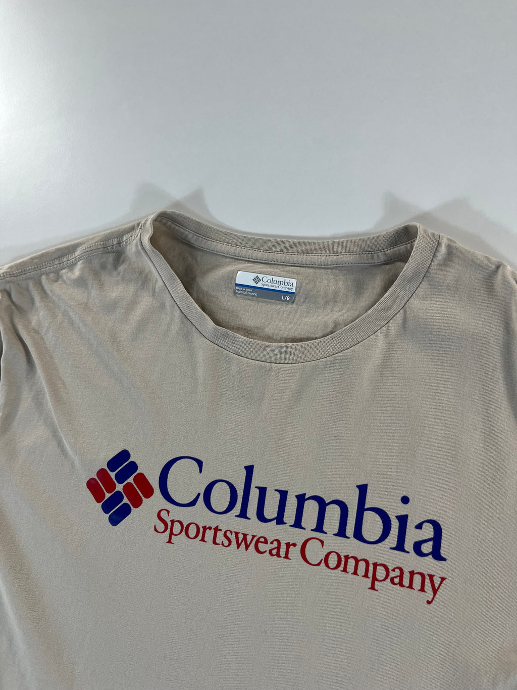 Columbia póló
