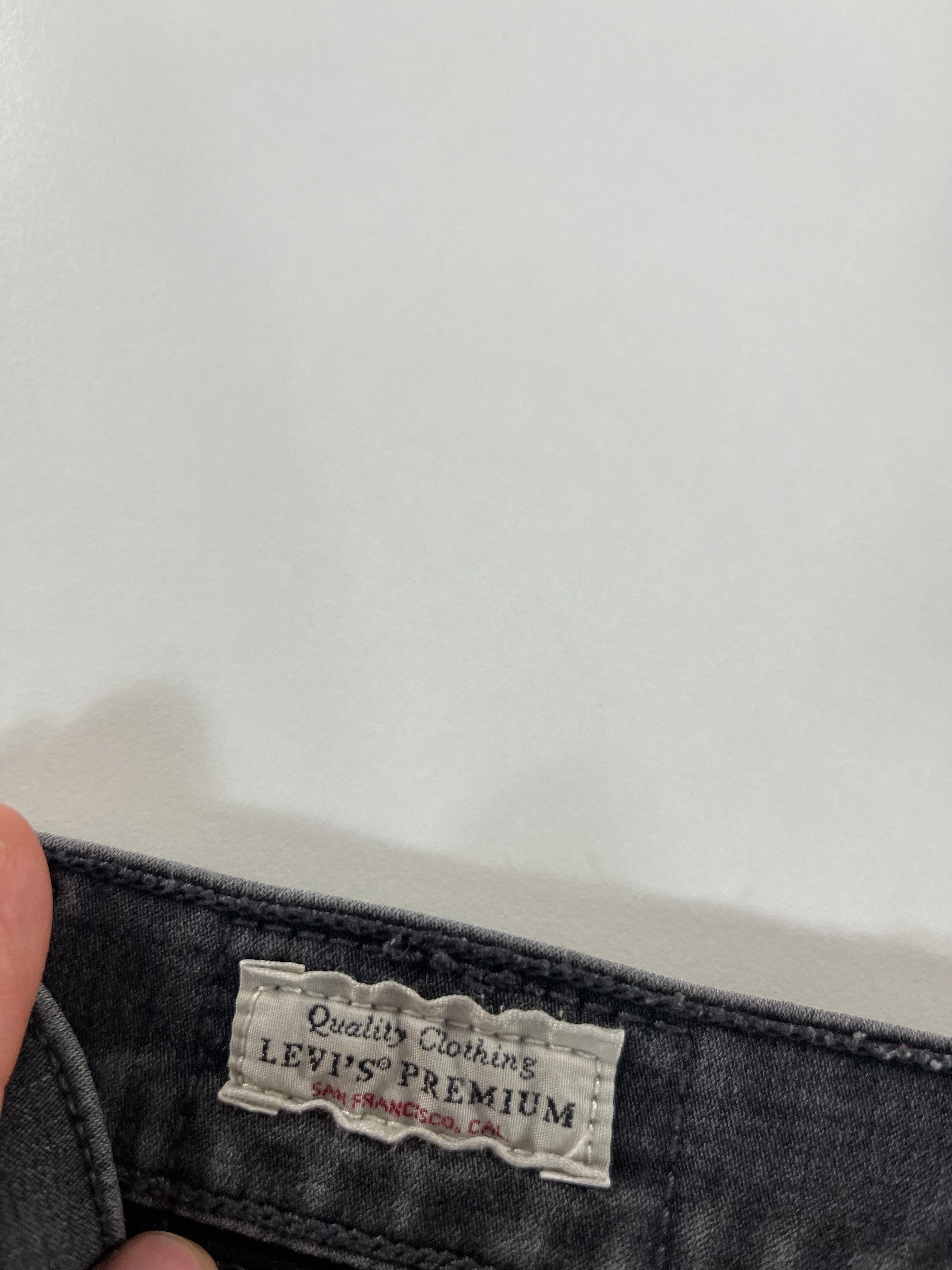 Levi's Lot 311 Shaping Skinny 28 farmernadrág
