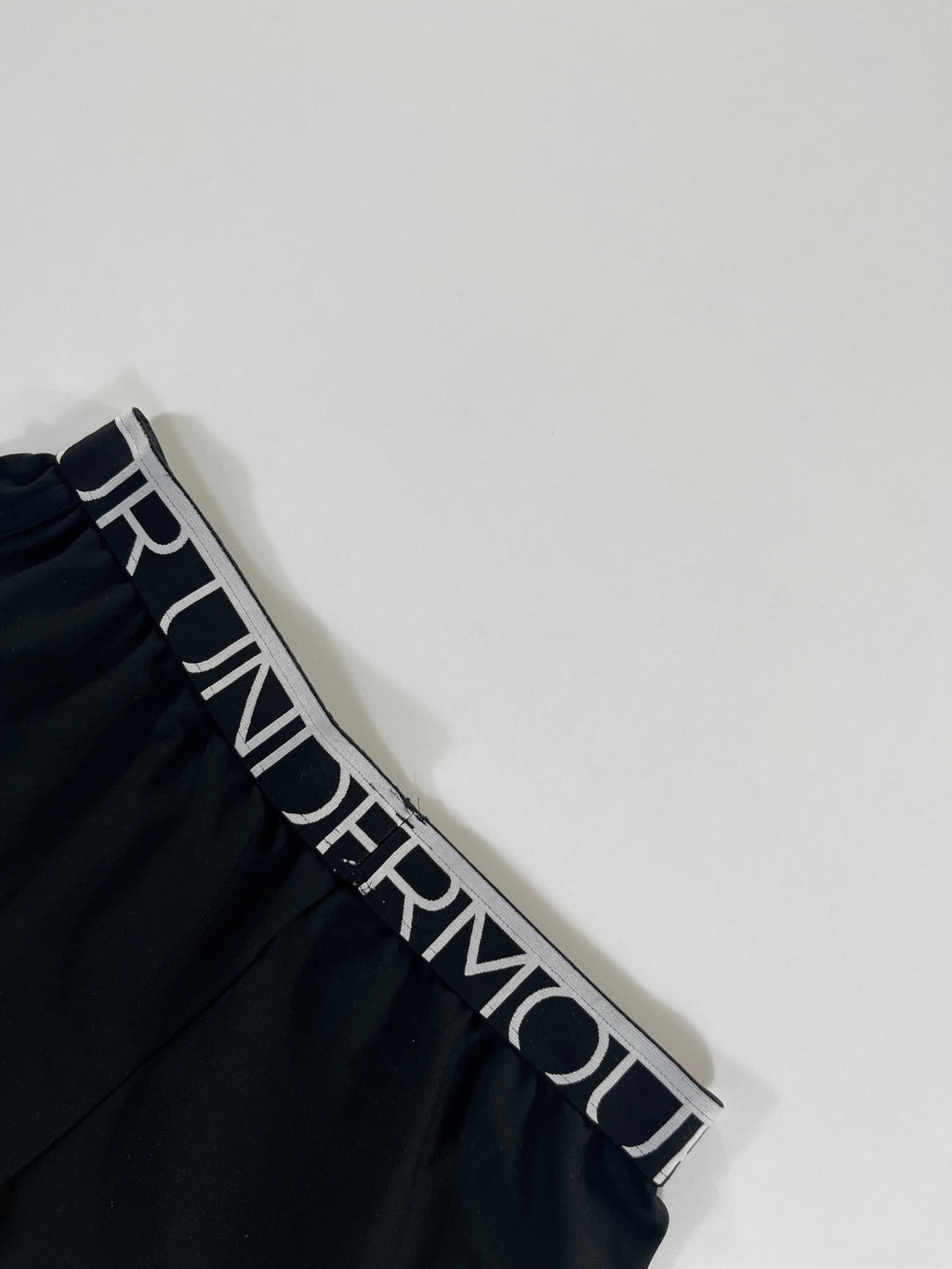 Under Armour short
