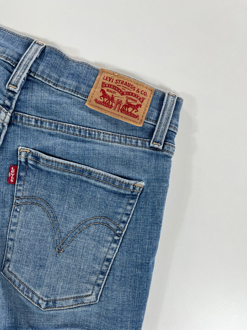 Levi's short