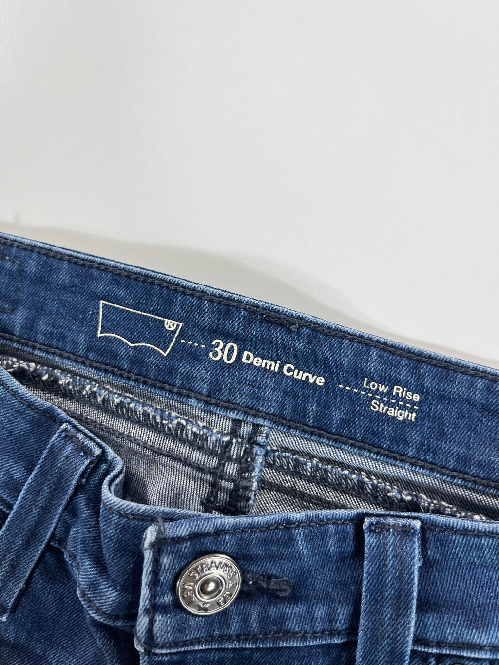 Levi's Demi Curve Low Rise Straight 30 farmernadrág